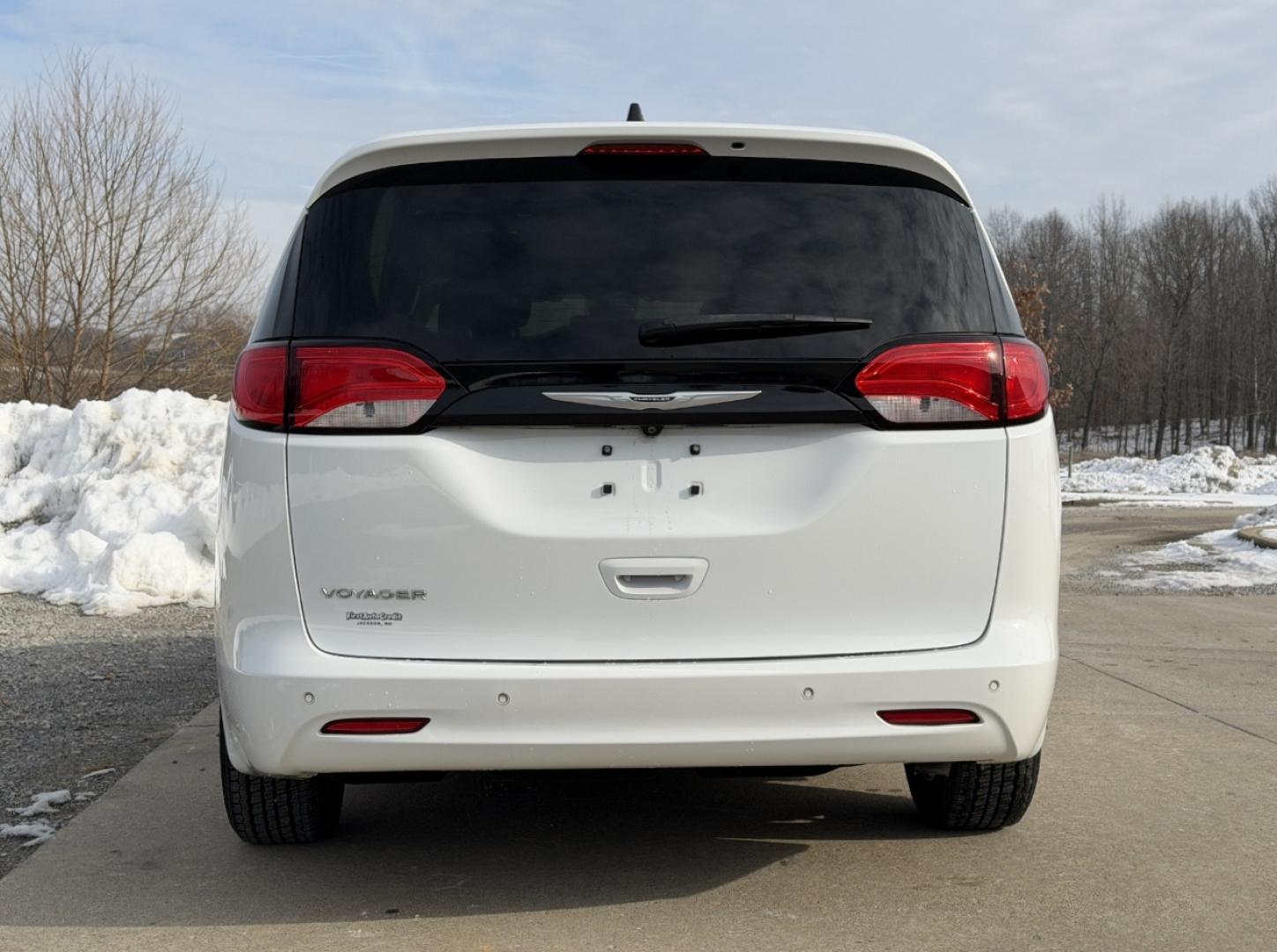 2022 WHITE /Black Chrysler Voyager LX (2C4RC1CG2NR) with an 3.6L V6 engine, Automatic transmission, located at 2990 Old Orchard Rd., Jackson, MO, 63755, 37.354214, -89.612106 - 2022 Chrysler Voyager LX 1-Owner 128xxx miles Front Wheel Drive 3.6L V6 Automatic 3rd Row Stow 'N Go Navigation Backup Camera Power Driver Seat Heated Seats Bluetooth Remote Start Cruise Power Windows/Locks/Mirrors We have financing available and we accept trades! Fill out a credit a - Photo#13