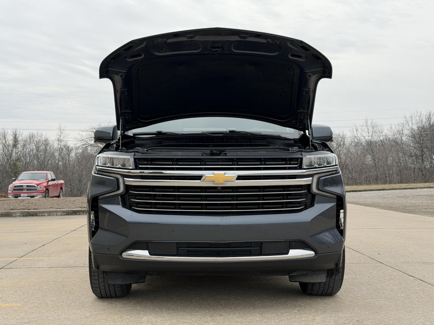 2021 GRAY /Tan Chevrolet Tahoe LT 4WD (1GNSKNKD0MR) with an 5.3L V8 engine, Automatic transmission, located at 2990 Old Orchard Rd., Jackson, MO, 63755, 37.354214, -89.612106 - 2021 Chevrolet Tahoe 1500 LT 105xxx miles 4 Whee Drive 5.3L V8 Automatic Leather 3rd Row Backup Camera Power/Heated Seats Heated Rear Seats Heated Steering Wheel Sunroof Bluetooth Remote Start Cruise Power Windows/Locks/Mirrors We have financing available and we accept trades! Fill o - Photo#40