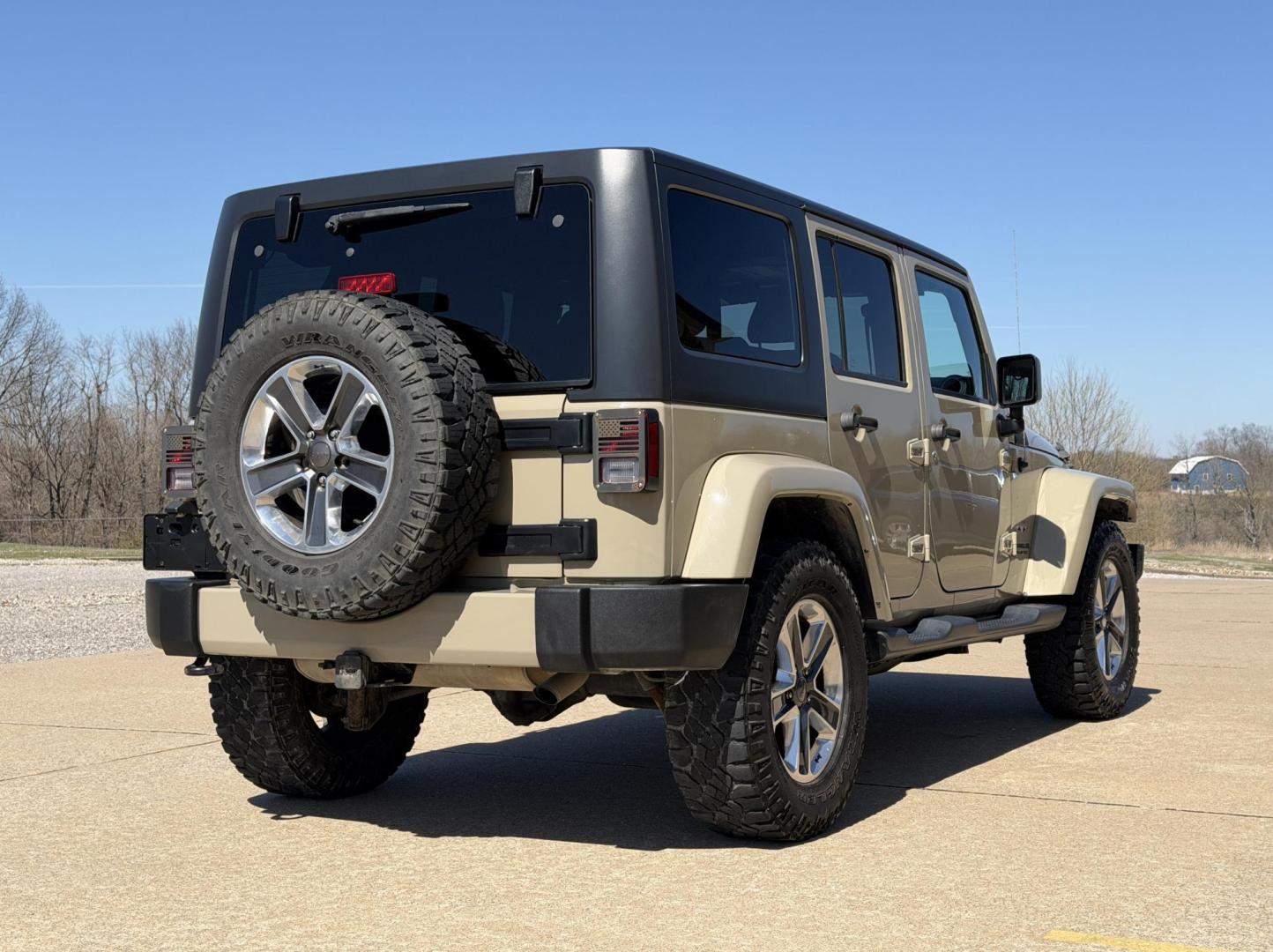2017 TAN /Black Jeep Wrangler Unlimited Sahara 4WD (1C4BJWEG8HL) with an 3.6L V6 engine, Automatic transmission, located at 2990 Old Orchard Rd., Jackson, MO, 63755, 37.354214, -89.612106 - 2017 Jeep Wrangler Unlimited Sahara 117xxx miles 4x4 3.6L V6 Automatic Cruise Power Windows/Locks/Mirrors We have financing available and we accept trades! Fill out a credit application on our website or come by today! If you have any questions, give us a call at (573) 204-7777 or visit our - Photo#6