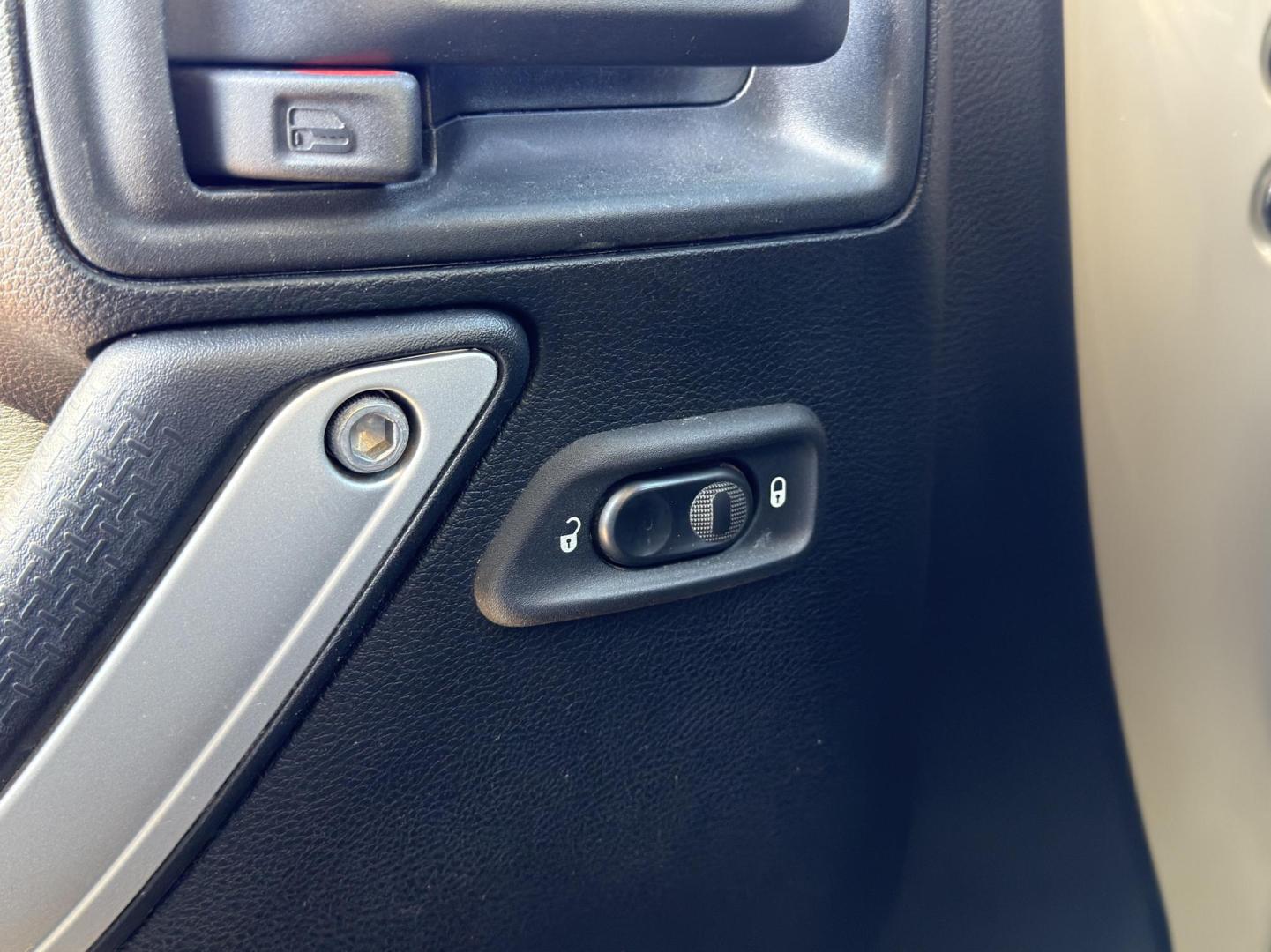 2017 TAN /Black Jeep Wrangler Unlimited Sahara 4WD (1C4BJWEG8HL) with an 3.6L V6 engine, Automatic transmission, located at 2990 Old Orchard Rd., Jackson, MO, 63755, 37.354214, -89.612106 - 2017 Jeep Wrangler Unlimited Sahara 117xxx miles 4x4 3.6L V6 Automatic Cruise Power Windows/Locks/Mirrors We have financing available and we accept trades! Fill out a credit application on our website or come by today! If you have any questions, give us a call at (573) 204-7777 or visit our - Photo#26