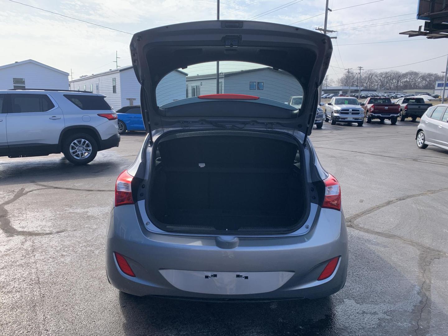 2013 GRAY /GRAY Hyundai Elantra GT GT (KMHD35LE5DU) with an 1.8L L4 16V DOHC engine, 6-Speed Manual transmission, located at 506 S. Kingshighway, Cape Girardeau, MO, 63703, (573) 235-5000, 37.294991, -89.553635 - 2013 Hyundai Elantra GT One Owner 98,xxx miles Alarm System Bluetooth Wireless Technology CD Player Cloth Seats Cruise Control Folding Rear Seat Heated Seats Power Driver's Seat Power Outlet Power Windows Keyless Entry Rear Window Defroster Remote Keyless Entry Steering Wheel Control - Photo#6