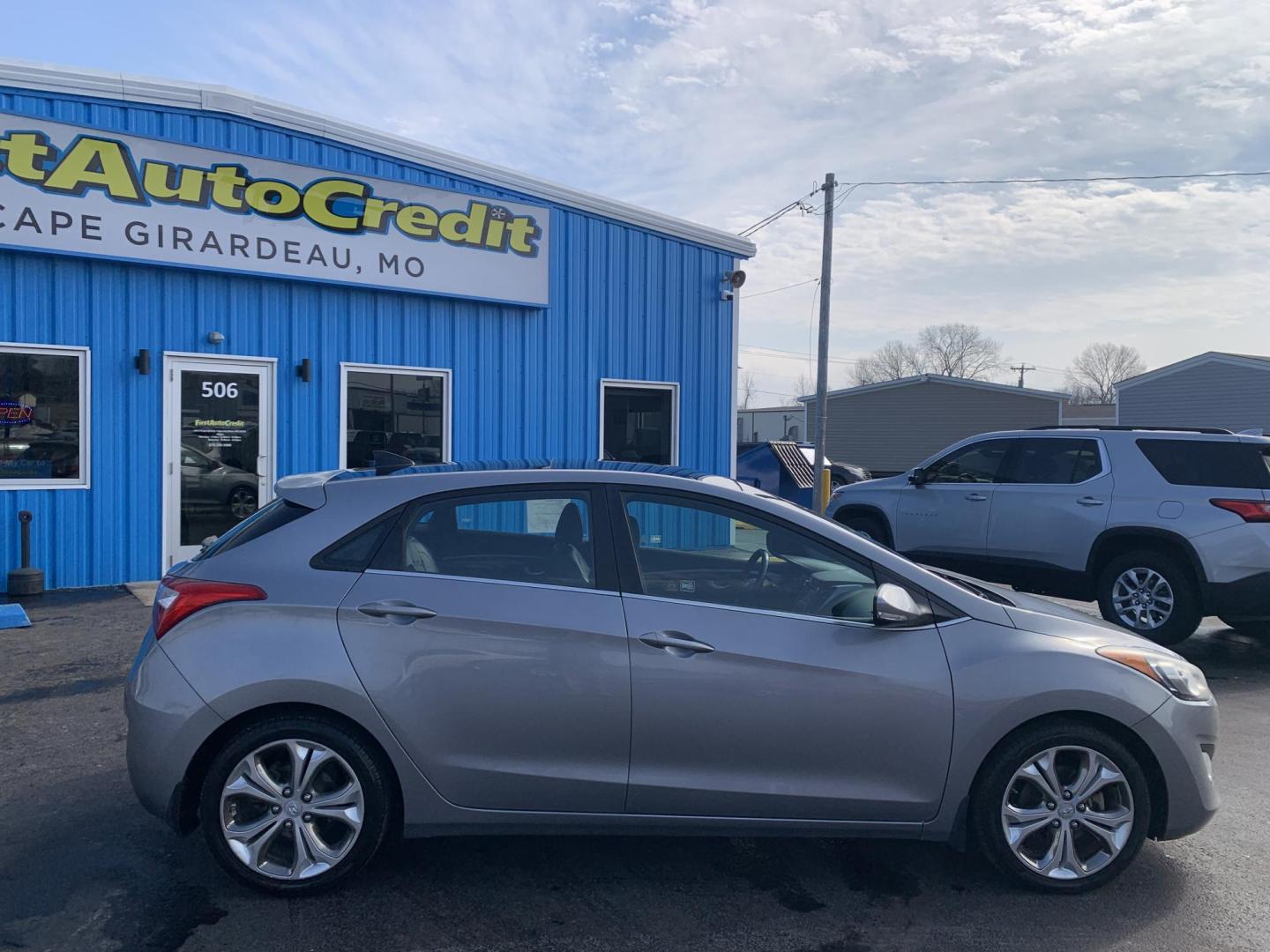 2013 GRAY /GRAY Hyundai Elantra GT GT (KMHD35LE5DU) with an 1.8L L4 16V DOHC engine, 6-Speed Manual transmission, located at 506 S. Kingshighway, Cape Girardeau, MO, 63703, (573) 235-5000, 37.294991, -89.553635 - 2013 Hyundai Elantra GT One Owner 98,xxx miles Alarm System Bluetooth Wireless Technology CD Player Cloth Seats Cruise Control Folding Rear Seat Heated Seats Power Driver's Seat Power Outlet Power Windows Keyless Entry Rear Window Defroster Remote Keyless Entry Steering Wheel Control - Photo#9