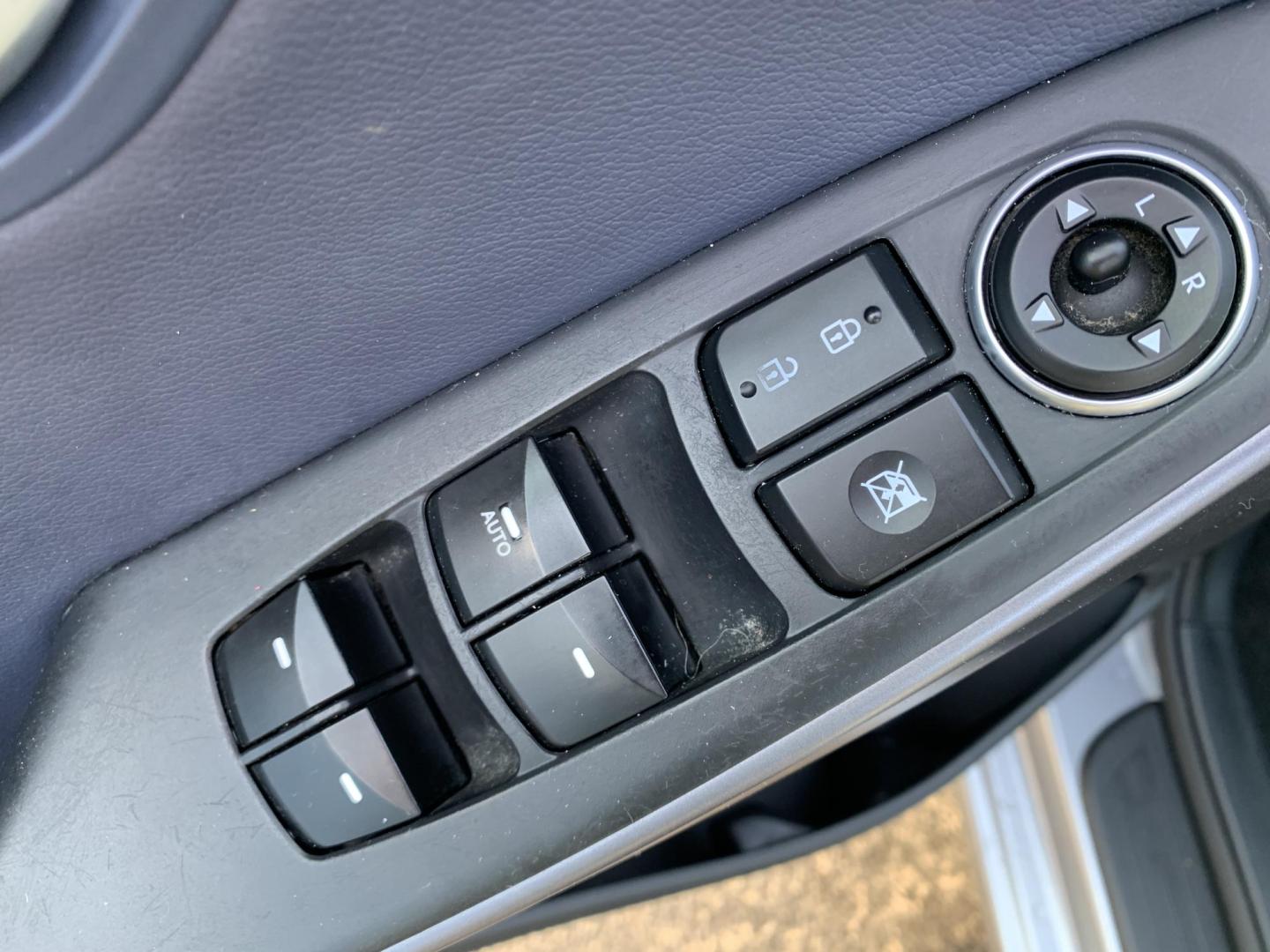 2013 GRAY /GRAY Hyundai Elantra GT GT (KMHD35LE5DU) with an 1.8L L4 16V DOHC engine, 6-Speed Manual transmission, located at 506 S. Kingshighway, Cape Girardeau, MO, 63703, (573) 235-5000, 37.294991, -89.553635 - 2013 Hyundai Elantra GT One Owner 98,xxx miles Alarm System Bluetooth Wireless Technology CD Player Cloth Seats Cruise Control Folding Rear Seat Heated Seats Power Driver's Seat Power Outlet Power Windows Keyless Entry Rear Window Defroster Remote Keyless Entry Steering Wheel Control - Photo#17