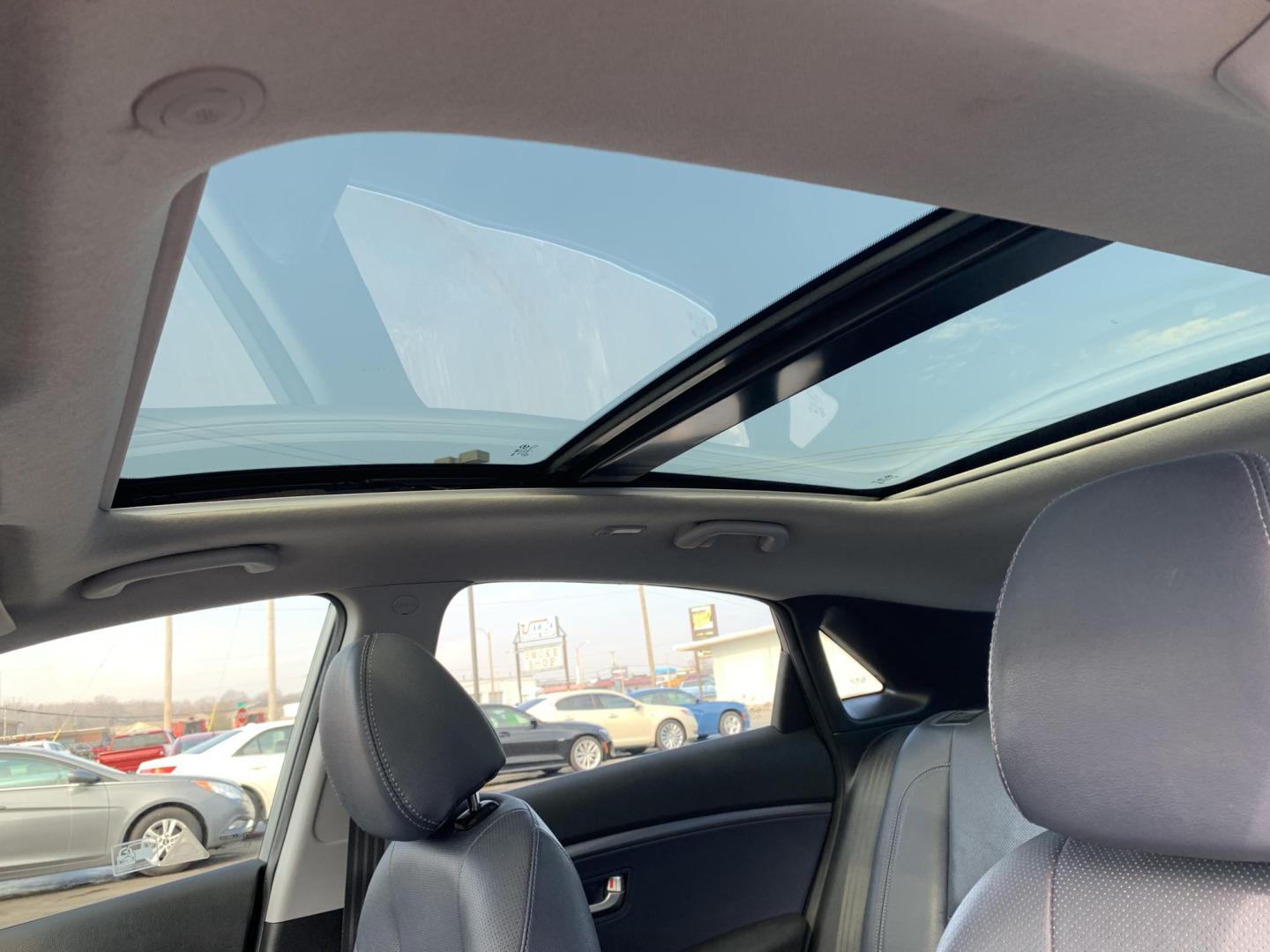 2013 GRAY /GRAY Hyundai Elantra GT GT (KMHD35LE5DU) with an 1.8L L4 16V DOHC engine, 6-Speed Manual transmission, located at 506 S. Kingshighway, Cape Girardeau, MO, 63703, (573) 235-5000, 37.294991, -89.553635 - 2013 Hyundai Elantra GT One Owner 98,xxx miles Alarm System Bluetooth Wireless Technology CD Player Cloth Seats Cruise Control Folding Rear Seat Heated Seats Power Driver's Seat Power Outlet Power Windows Keyless Entry Rear Window Defroster Remote Keyless Entry Steering Wheel Control - Photo#22