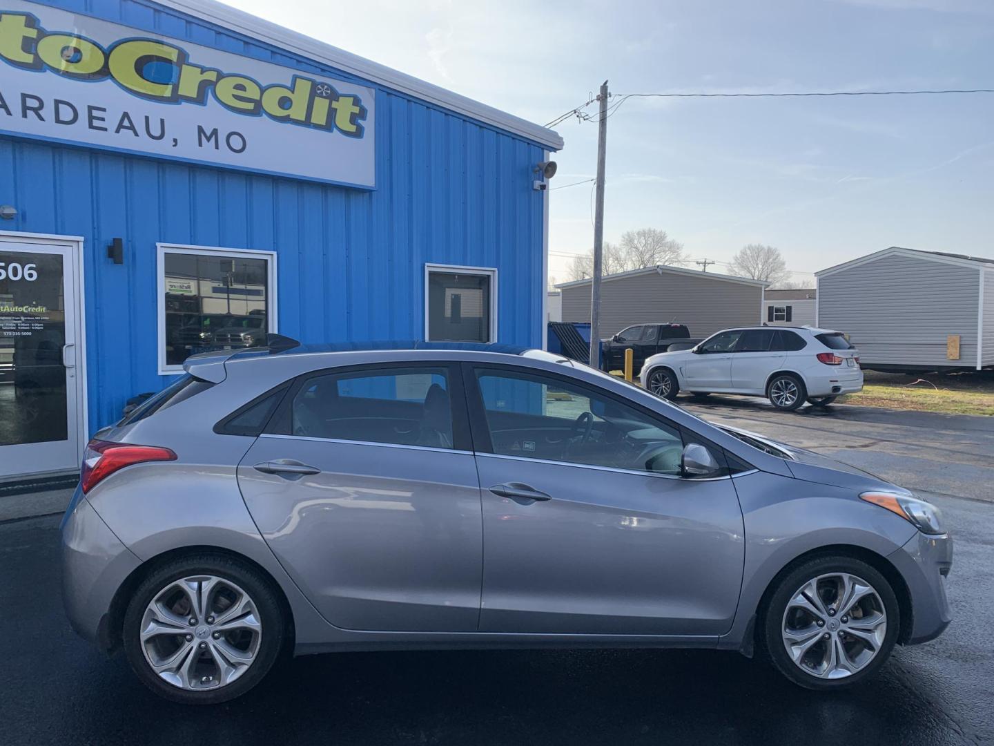 2013 GRAY /GRAY Hyundai Elantra GT GT (KMHD35LE5DU) with an 1.8L L4 16V DOHC engine, 6-Speed Manual transmission, located at 506 S. Kingshighway, Cape Girardeau, MO, 63703, (573) 235-5000, 37.294991, -89.553635 - 2013 Hyundai Elantra GT One Owner 98,xxx miles Alarm System Bluetooth Wireless Technology CD Player Cloth Seats Cruise Control Folding Rear Seat Heated Seats Power Driver's Seat Power Outlet Power Windows Keyless Entry Rear Window Defroster Remote Keyless Entry Steering Wheel Control - Photo#8