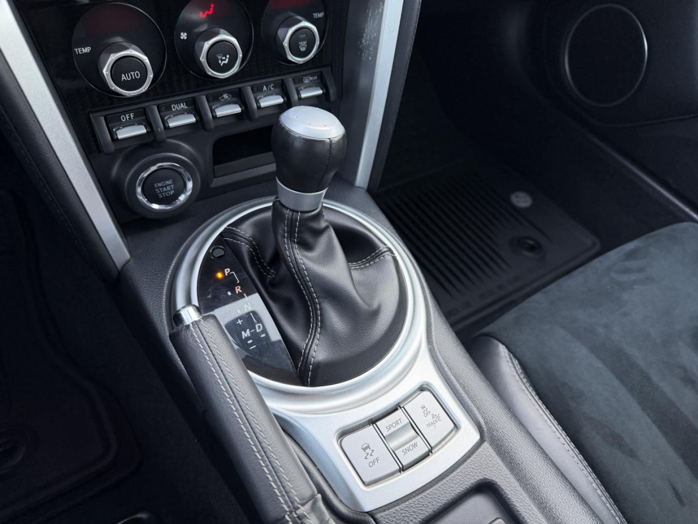 2020 SILVER /Black Toyota 86 GT (JF1ZNAE15L8) with an 2.0L 4 Cyl. engine, Automatic transmission, located at 2990 Old Orchard Rd., Jackson, MO, 63755, 37.354214, -89.612106 - 2020 Toyota 86 GT 35xxx miles Rear Wheel Drive 2.0L 4 Cyl. Automatic Backup Camera Heated Seats Bluetooth Cruise Power Windows/Locks/Mirrors We have financing available and we accept trades! Fill out a credit application on our website or come by today! If you have any questions, give us - Photo#21