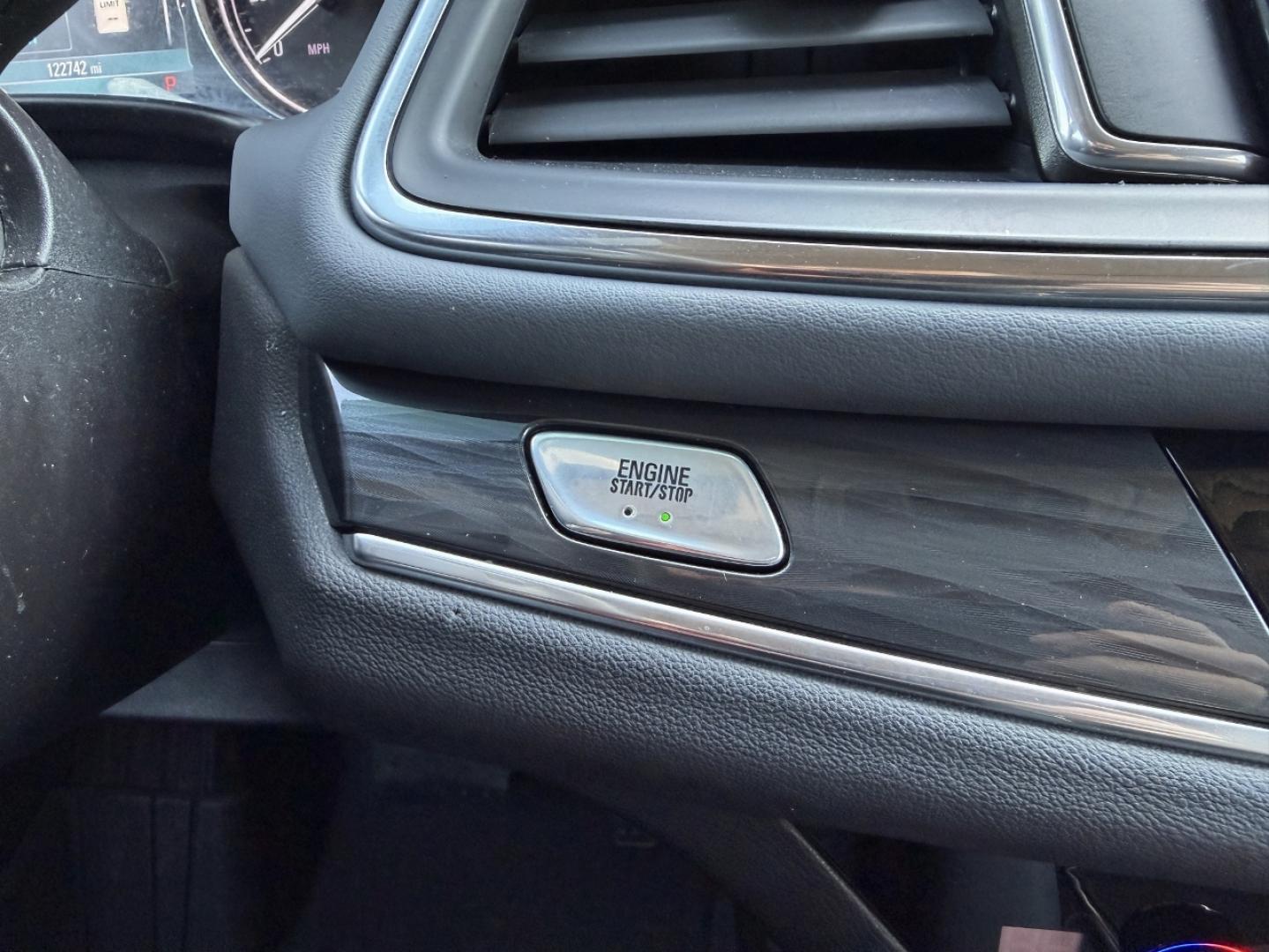 2018 WHITE /Gray Buick Enclave Essence FWD (5GAERBKW0JJ) with an 3.6L V6 engine, Automatic transmission, located at 2990 Old Orchard Rd., Jackson, MO, 63755, 37.354214, -89.612106 - 2018 Buick Enclave Essence 122xxx miles Front Wheel Drive 3.6L V6 Automatic Leather 3rd Row Navigation Power/Heated Seats Backup Camera Sunroof Bluetooth Remote Start Cruise Power Windows/Locks/Mirrors We have financing available and we accept trades! Fill out a credit application on - Photo#28