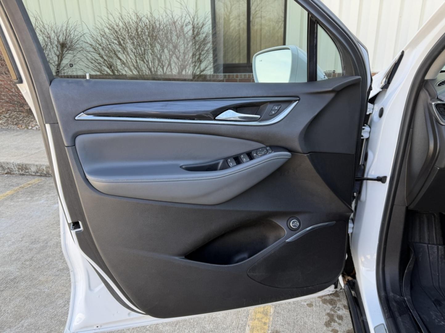 2018 WHITE /Gray Buick Enclave Essence FWD (5GAERBKW0JJ) with an 3.6L V6 engine, Automatic transmission, located at 2990 Old Orchard Rd., Jackson, MO, 63755, 37.354214, -89.612106 - 2018 Buick Enclave Essence 122xxx miles Front Wheel Drive 3.6L V6 Automatic Leather 3rd Row Navigation Power/Heated Seats Backup Camera Sunroof Bluetooth Remote Start Cruise Power Windows/Locks/Mirrors We have financing available and we accept trades! Fill out a credit application on - Photo#15