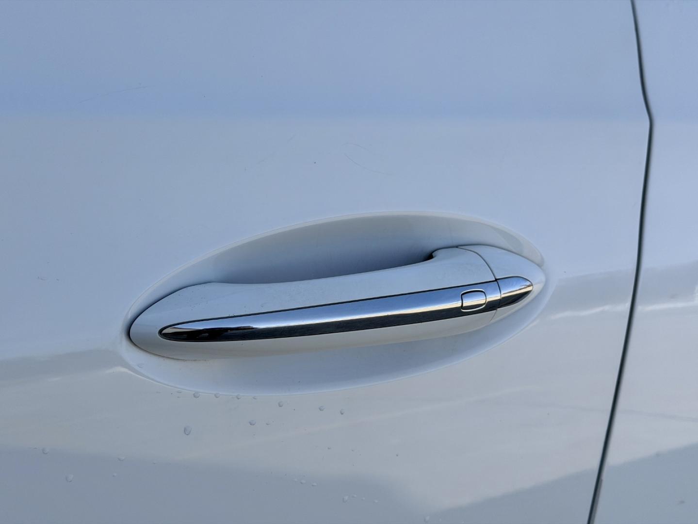 2018 WHITE /Gray Buick Enclave Essence FWD (5GAERBKW0JJ) with an 3.6L V6 engine, Automatic transmission, located at 2990 Old Orchard Rd., Jackson, MO, 63755, 37.354214, -89.612106 - 2018 Buick Enclave Essence 122xxx miles Front Wheel Drive 3.6L V6 Automatic Leather 3rd Row Navigation Power/Heated Seats Backup Camera Sunroof Bluetooth Remote Start Cruise Power Windows/Locks/Mirrors We have financing available and we accept trades! Fill out a credit application on - Photo#37