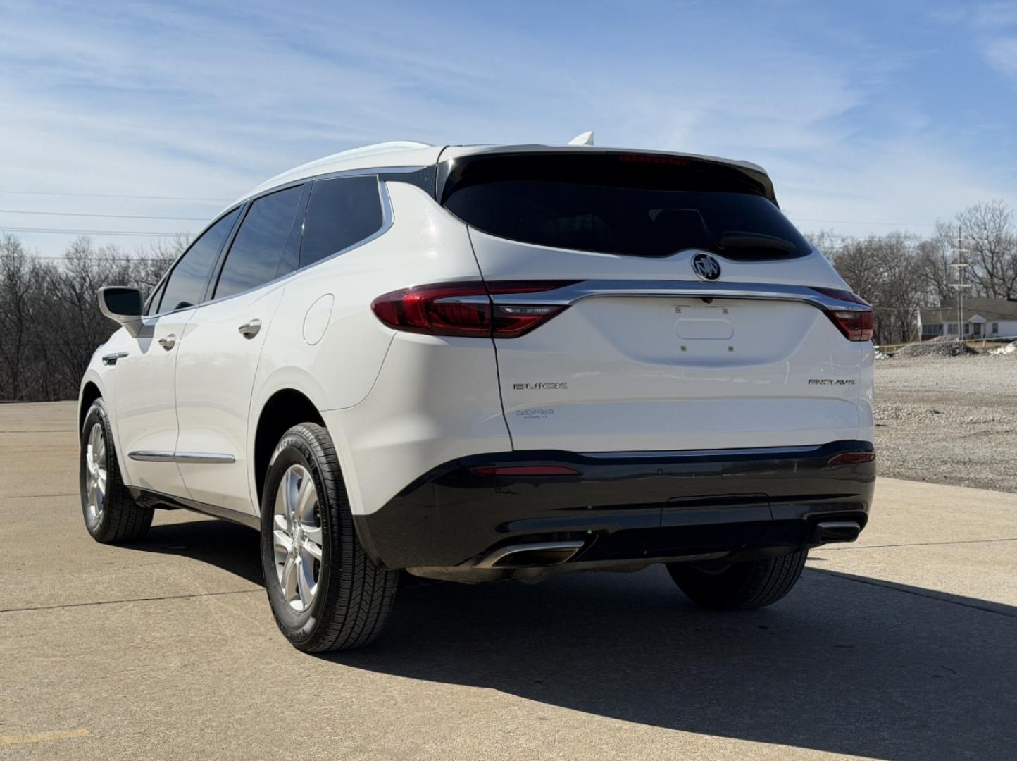 2018 WHITE /Gray Buick Enclave Essence FWD (5GAERBKW0JJ) with an 3.6L V6 engine, Automatic transmission, located at 2990 Old Orchard Rd., Jackson, MO, 63755, 37.354214, -89.612106 - 2018 Buick Enclave Essence 122xxx miles Front Wheel Drive 3.6L V6 Automatic Leather 3rd Row Navigation Power/Heated Seats Backup Camera Sunroof Bluetooth Remote Start Cruise Power Windows/Locks/Mirrors We have financing available and we accept trades! Fill out a credit application on - Photo#12