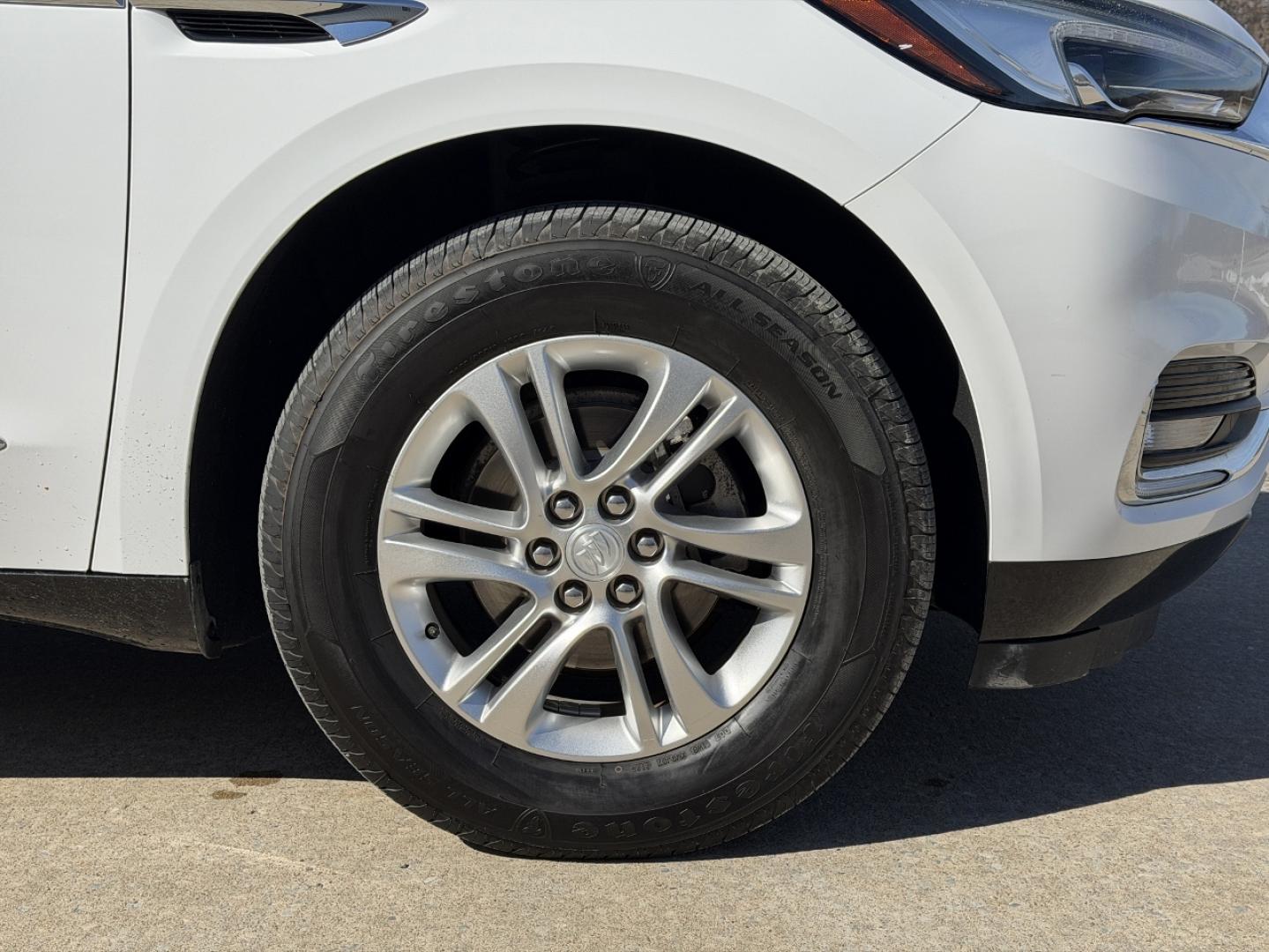 2018 WHITE /Gray Buick Enclave Essence FWD (5GAERBKW0JJ) with an 3.6L V6 engine, Automatic transmission, located at 2990 Old Orchard Rd., Jackson, MO, 63755, 37.354214, -89.612106 - 2018 Buick Enclave Essence 122xxx miles Front Wheel Drive 3.6L V6 Automatic Leather 3rd Row Navigation Power/Heated Seats Backup Camera Sunroof Bluetooth Remote Start Cruise Power Windows/Locks/Mirrors We have financing available and we accept trades! Fill out a credit application on - Photo#44