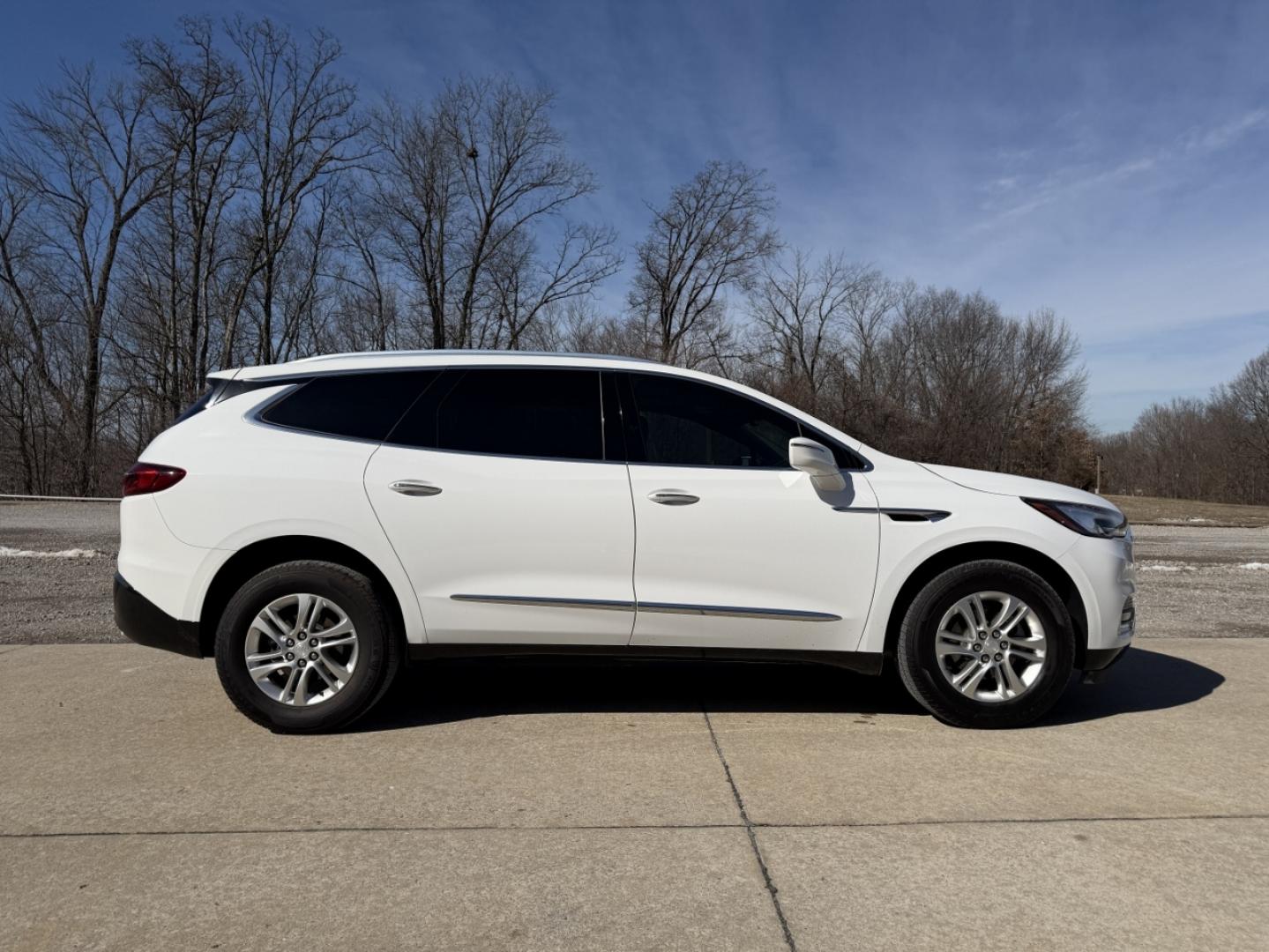 2018 WHITE /Gray Buick Enclave Essence FWD (5GAERBKW0JJ) with an 3.6L V6 engine, Automatic transmission, located at 2990 Old Orchard Rd., Jackson, MO, 63755, 37.354214, -89.612106 - 2018 Buick Enclave Essence 122xxx miles Front Wheel Drive 3.6L V6 Automatic Leather 3rd Row Navigation Power/Heated Seats Backup Camera Sunroof Bluetooth Remote Start Cruise Power Windows/Locks/Mirrors We have financing available and we accept trades! Fill out a credit application on - Photo#10