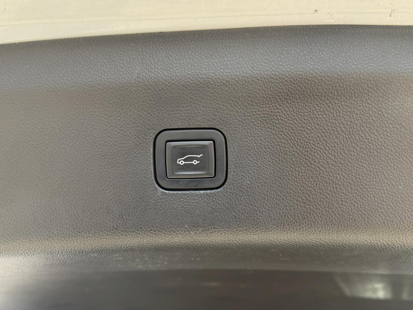 2018 WHITE /Gray Buick Enclave Essence FWD (5GAERBKW0JJ) with an 3.6L V6 engine, Automatic transmission, located at 2990 Old Orchard Rd., Jackson, MO, 63755, 37.354214, -89.612106 - 2018 Buick Enclave Essence 122xxx miles Front Wheel Drive 3.6L V6 Automatic Leather 3rd Row Navigation Power/Heated Seats Backup Camera Sunroof Bluetooth Remote Start Cruise Power Windows/Locks/Mirrors We have financing available and we accept trades! Fill out a credit application on - Photo#24