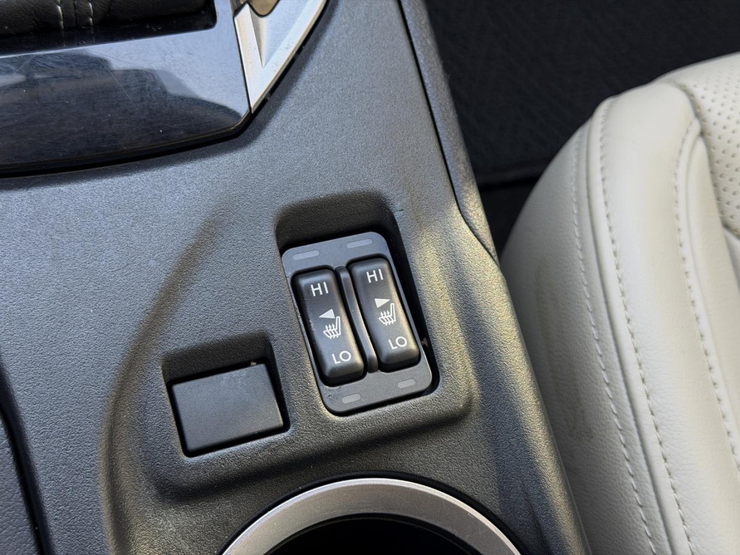 2022 WHITE /Tan Subaru Impreza 2.0i Limited (4S3GTAU64N3) with an 2.0L 4 Cyl. engine, Automatic transmission, located at 2990 Old Orchard Rd., Jackson, MO, 63755, 37.354214, -89.612106 - 2022 Subaru Impreza Limited 33xxx miles All Wheel Drive 2.0L 4 Cyl. Automatic Leather Navigation Backup Camera Power Driver Seat Heated Seats Sunroof Bluetooth Cruise Power Windows/Locks/Mirrors We have financing available and we accept trades! Fill out a credit application on our webs - Photo#4