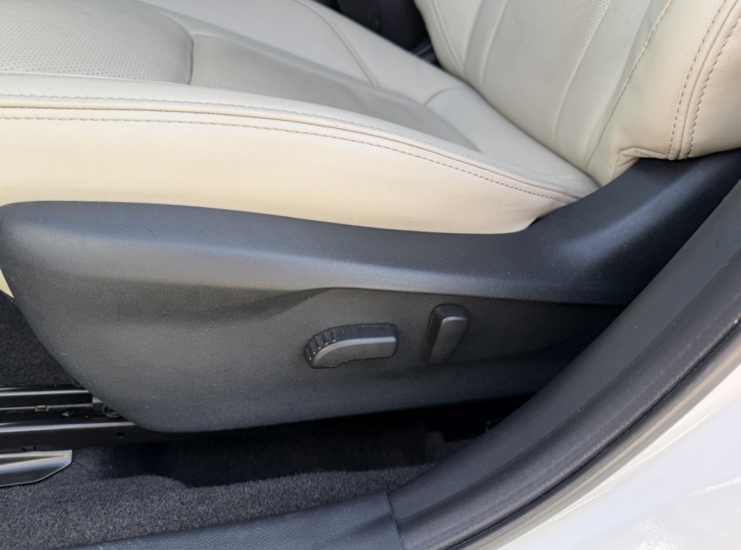 2022 WHITE /Tan Subaru Impreza 2.0i Limited (4S3GTAU64N3) with an 2.0L 4 Cyl. engine, Automatic transmission, located at 2990 Old Orchard Rd., Jackson, MO, 63755, 37.354214, -89.612106 - 2022 Subaru Impreza Limited 33xxx miles All Wheel Drive 2.0L 4 Cyl. Automatic Leather Navigation Backup Camera Power Driver Seat Heated Seats Sunroof Bluetooth Cruise Power Windows/Locks/Mirrors We have financing available and we accept trades! Fill out a credit application on our webs - Photo#6