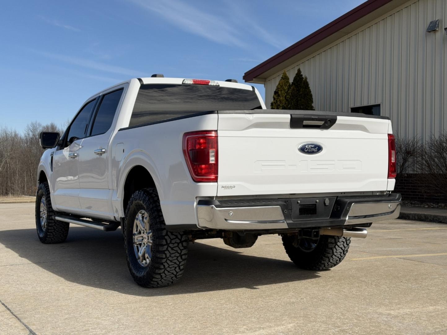 2023 WHITE /Gray Ford F-150 XLT SuperCrew 6.5-ft. Bed 4WD (1FTFW1E53PK) with an 5.0L V8 engine, 6A transmission, located at 2990 Old Orchard Rd., Jackson, MO, 63755, 37.354214, -89.612106 - 2023 Ford F-150 XLT 1-Owner 88xxx miles 4x4 5.0L V8 Automatic Navigation Backup Camera Power Driver Seat Bluetooth Cruise Power Windows/Locks/Mirrors We have financing available and we accept trades! Fill out a credit application on our website or come by today! If you have any question - Photo#10