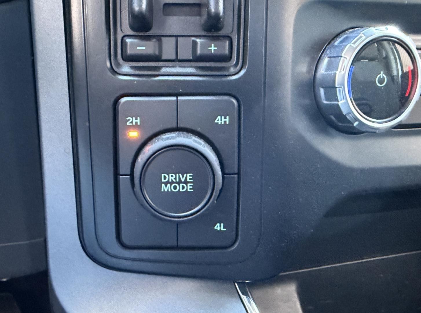 2023 WHITE /Gray Ford F-150 XLT SuperCrew 6.5-ft. Bed 4WD (1FTFW1E53PK) with an 5.0L V8 engine, 6A transmission, located at 2990 Old Orchard Rd., Jackson, MO, 63755, 37.354214, -89.612106 - 2023 Ford F-150 XLT 1-Owner 88xxx miles 4x4 5.0L V8 Automatic Navigation Backup Camera Power Driver Seat Bluetooth Cruise Power Windows/Locks/Mirrors We have financing available and we accept trades! Fill out a credit application on our website or come by today! If you have any question - Photo#2