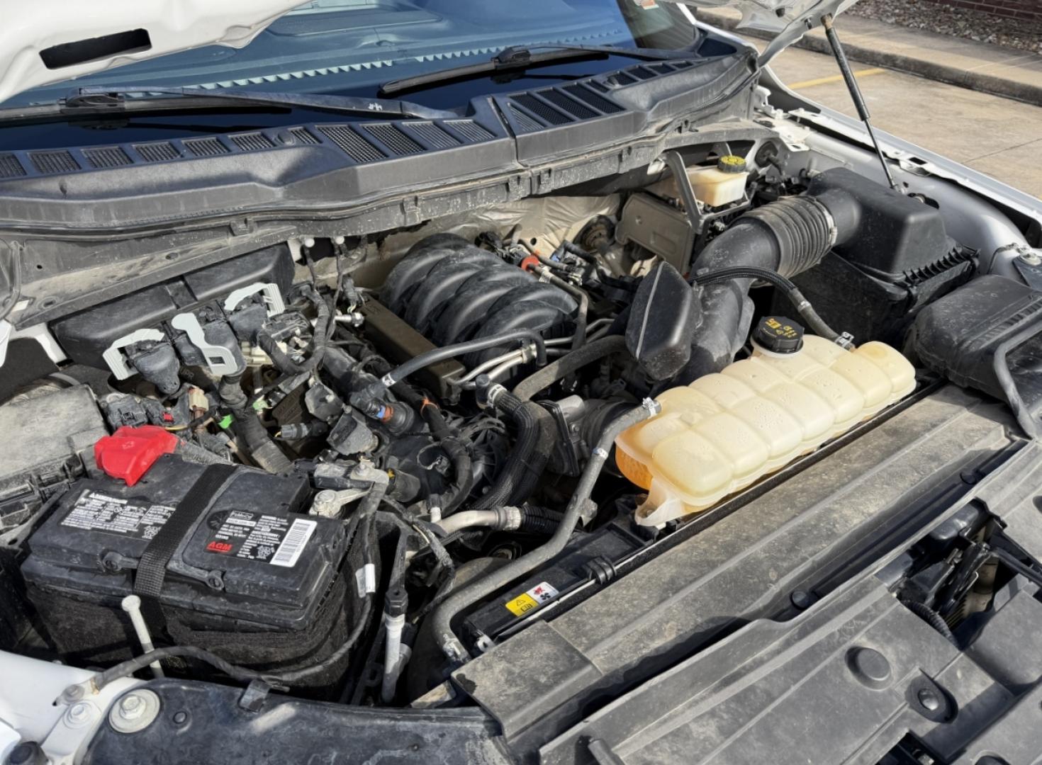 2023 WHITE /Gray Ford F-150 XLT SuperCrew 6.5-ft. Bed 4WD (1FTFW1E53PK) with an 5.0L V8 engine, 6A transmission, located at 2990 Old Orchard Rd., Jackson, MO, 63755, 37.354214, -89.612106 - 2023 Ford F-150 XLT 1-Owner 88xxx miles 4x4 5.0L V8 Automatic Navigation Backup Camera Power Driver Seat Bluetooth Cruise Power Windows/Locks/Mirrors We have financing available and we accept trades! Fill out a credit application on our website or come by today! If you have any question - Photo#34