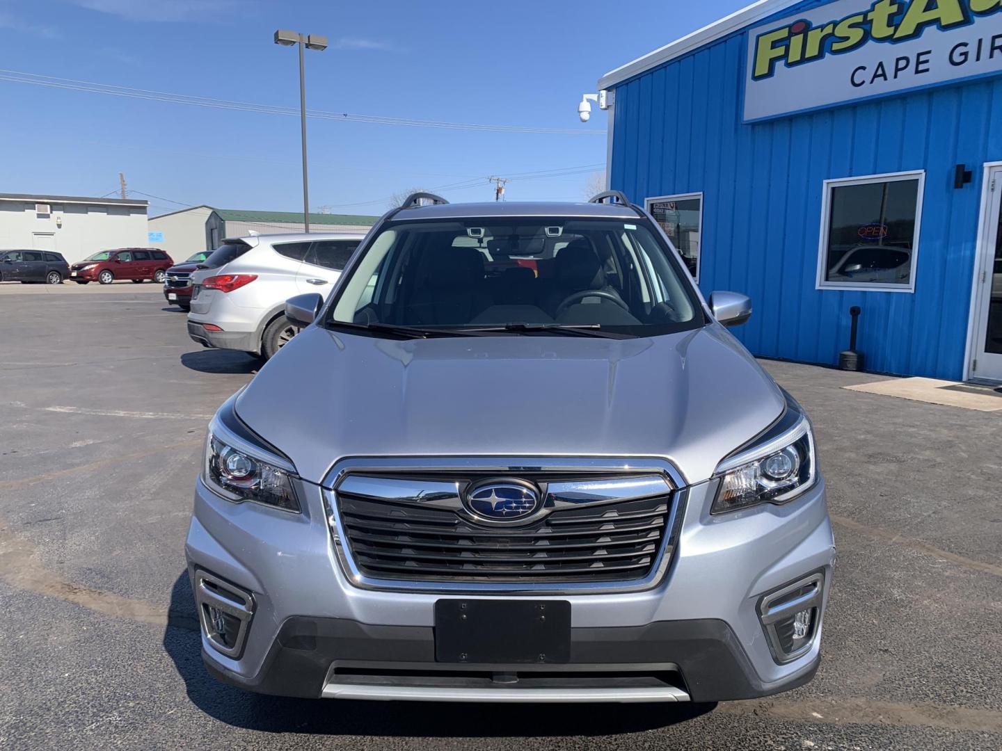 2019 SILVER /BLACK Subaru Forester Touring (JF2SKAWC0KH) with an 2.5L H4 SOHC 16V engine, CVT transmission, located at 506 S. Kingshighway, Cape Girardeau, MO, 63703, (573) 235-5000, 37.294991, -89.553635 - 2019 Subaru Forester Touring 37,xxx miles Alarm System Bluetooth Cruise Control Dual Power Front Seats Folding Rear Seat Hands Free Phone Heated Rear Seats Heated Seats Heated Steering Wheel Integrated Garage Door Opener Leather Seats Navigation System Power Driver's Seat Power Outle - Photo#1