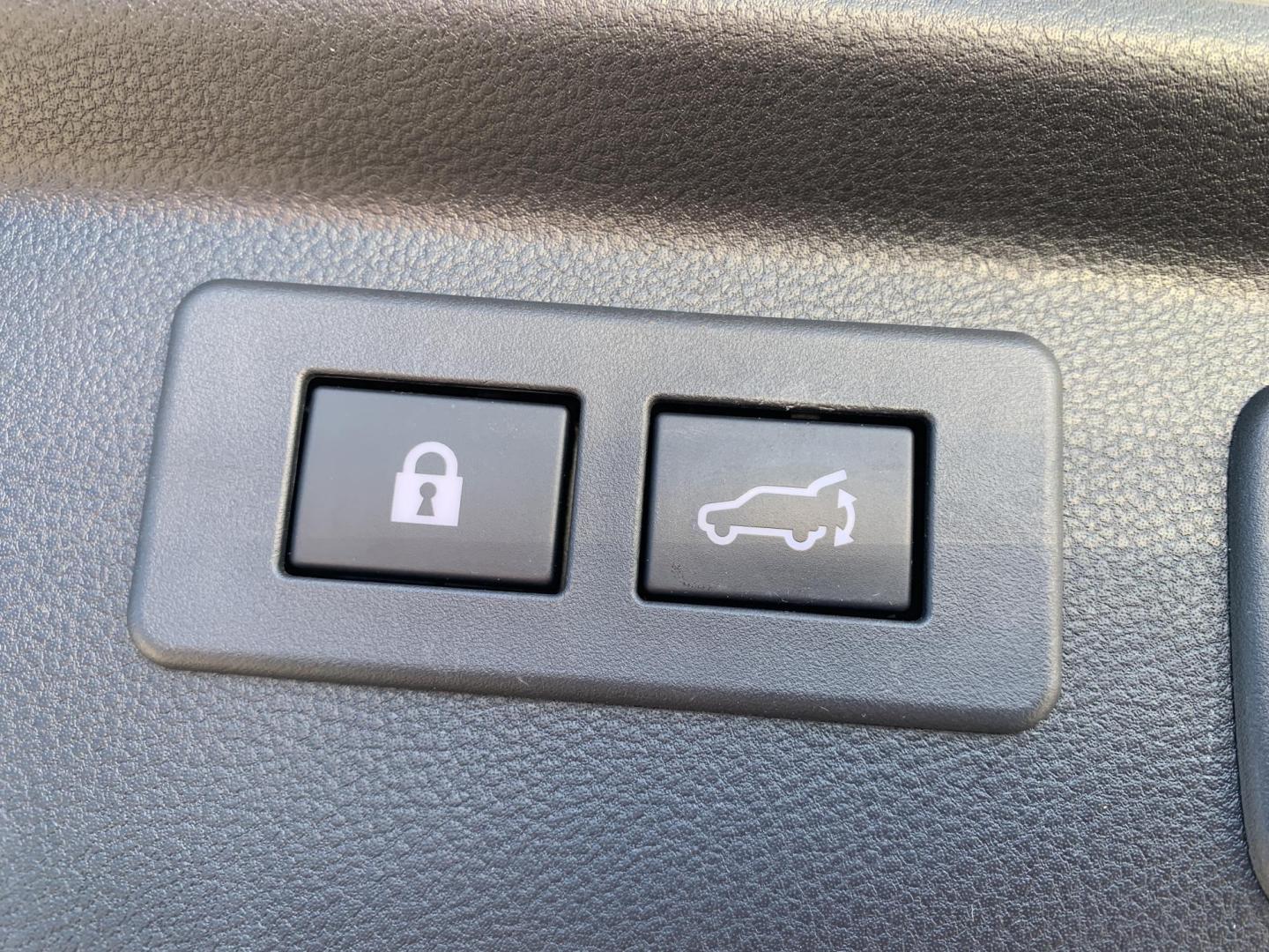 2019 SILVER /BLACK Subaru Forester Touring (JF2SKAWC0KH) with an 2.5L H4 SOHC 16V engine, CVT transmission, located at 506 S. Kingshighway, Cape Girardeau, MO, 63703, (573) 235-5000, 37.294991, -89.553635 - 2019 Subaru Forester Touring 37,xxx miles Alarm System Bluetooth Cruise Control Dual Power Front Seats Folding Rear Seat Hands Free Phone Heated Rear Seats Heated Seats Heated Steering Wheel Integrated Garage Door Opener Leather Seats Navigation System Power Driver's Seat Power Outle - Photo#7