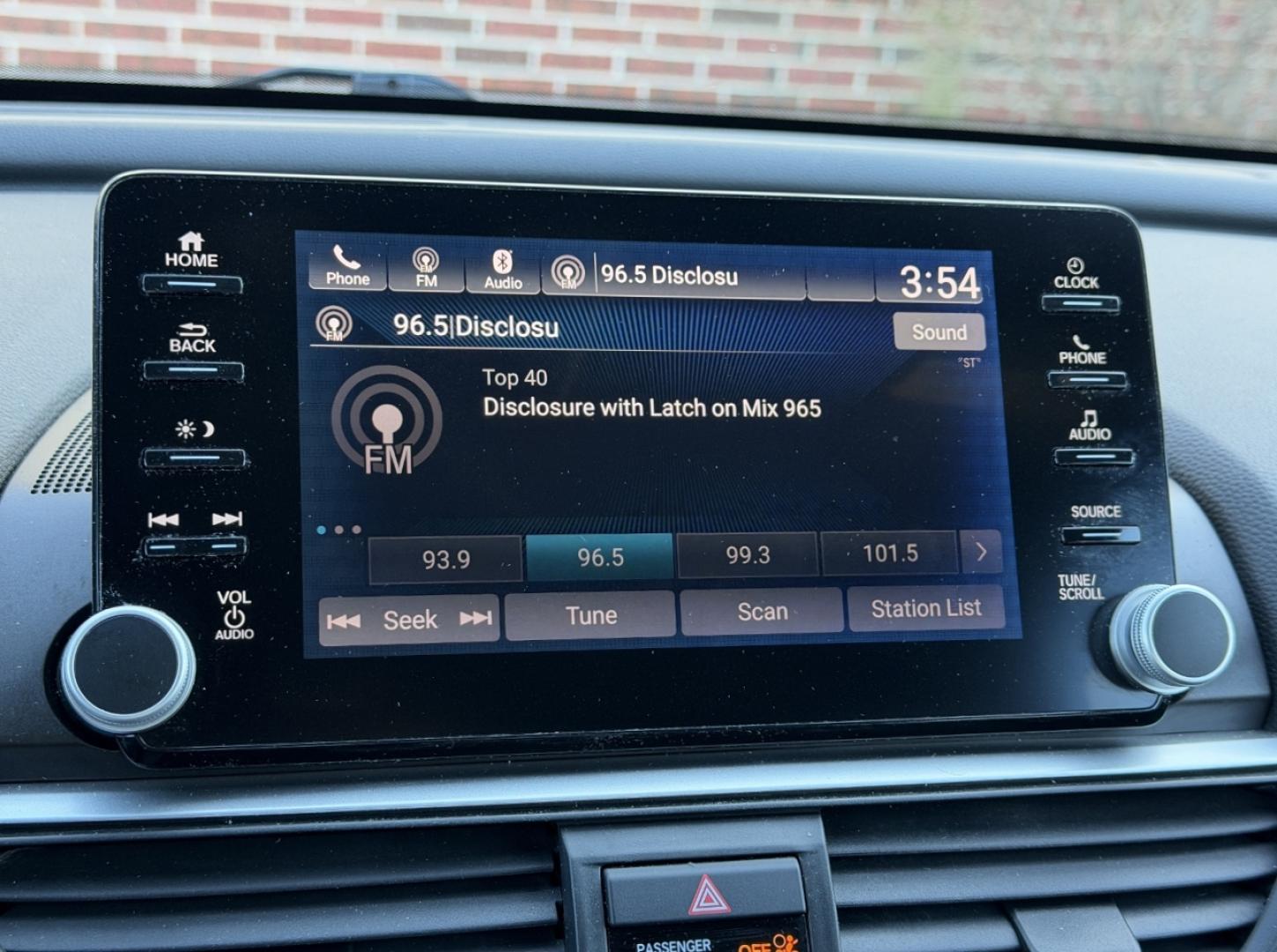 2018 WHITE /Black Honda Accord Sport CVT (1HGCV1F38JA) with an 1.5L 4 Cyl. engine, CVT transmission, located at 2990 Old Orchard Rd., Jackson, MO, 63755, 37.354214, -89.612106 - 2018 Honda Accord Sport 169xxx miles Front Wheel Drive 1.5L 4 Cyl. Automatic Leather Backup Camera Power Driver Seat Bluetooth Cruise Power Windows/Locks/Mirrors We have financing available and we accept trades! Fill out a credit application on our website or come by today! If you have a - Photo#24