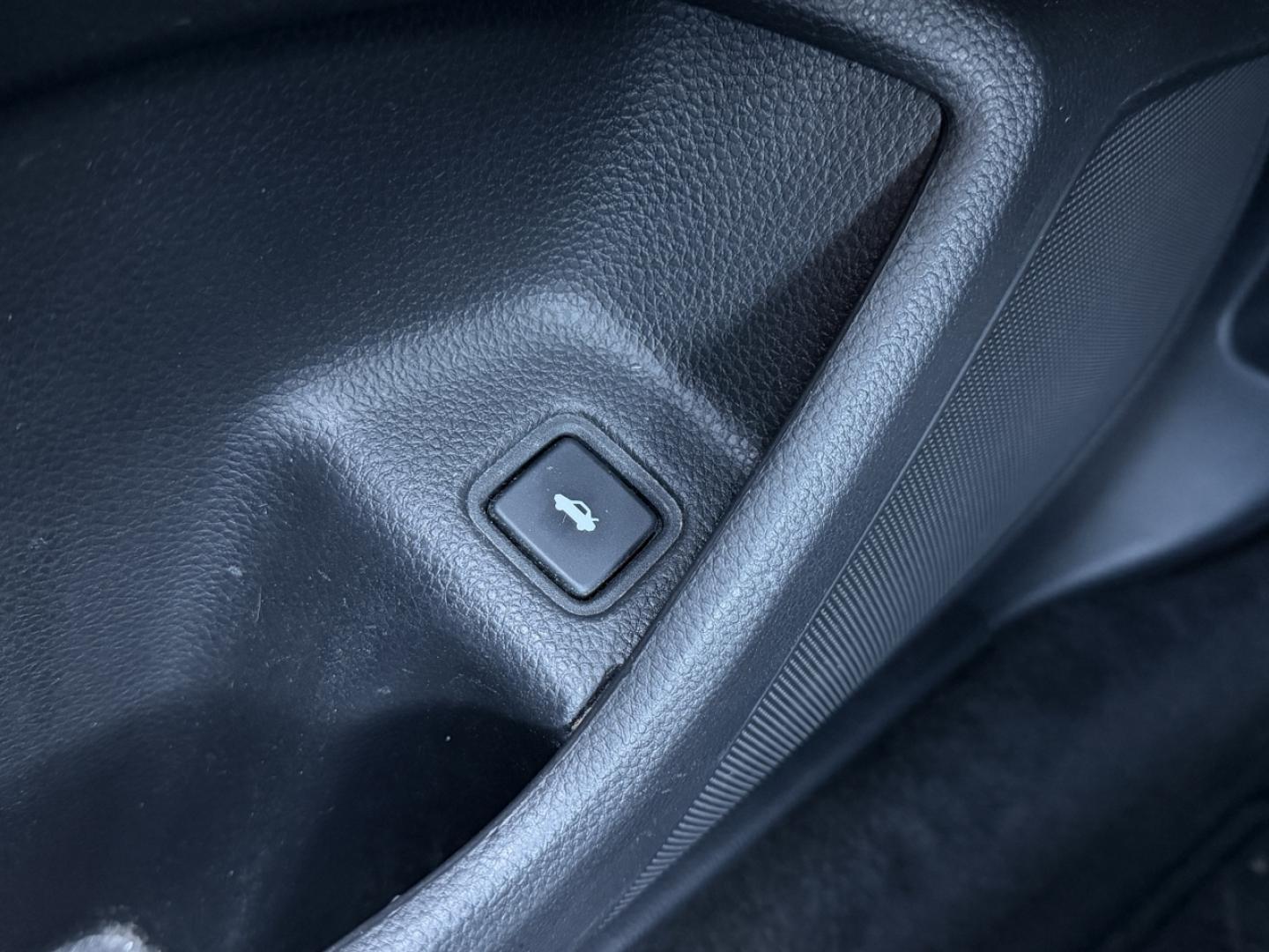 2018 WHITE /Black Honda Accord Sport CVT (1HGCV1F38JA) with an 1.5L 4 Cyl. engine, CVT transmission, located at 2990 Old Orchard Rd., Jackson, MO, 63755, 37.354214, -89.612106 - 2018 Honda Accord Sport 169xxx miles Front Wheel Drive 1.5L 4 Cyl. Automatic Leather Backup Camera Power Driver Seat Bluetooth Cruise Power Windows/Locks/Mirrors We have financing available and we accept trades! Fill out a credit application on our website or come by today! If you have a - Photo#28