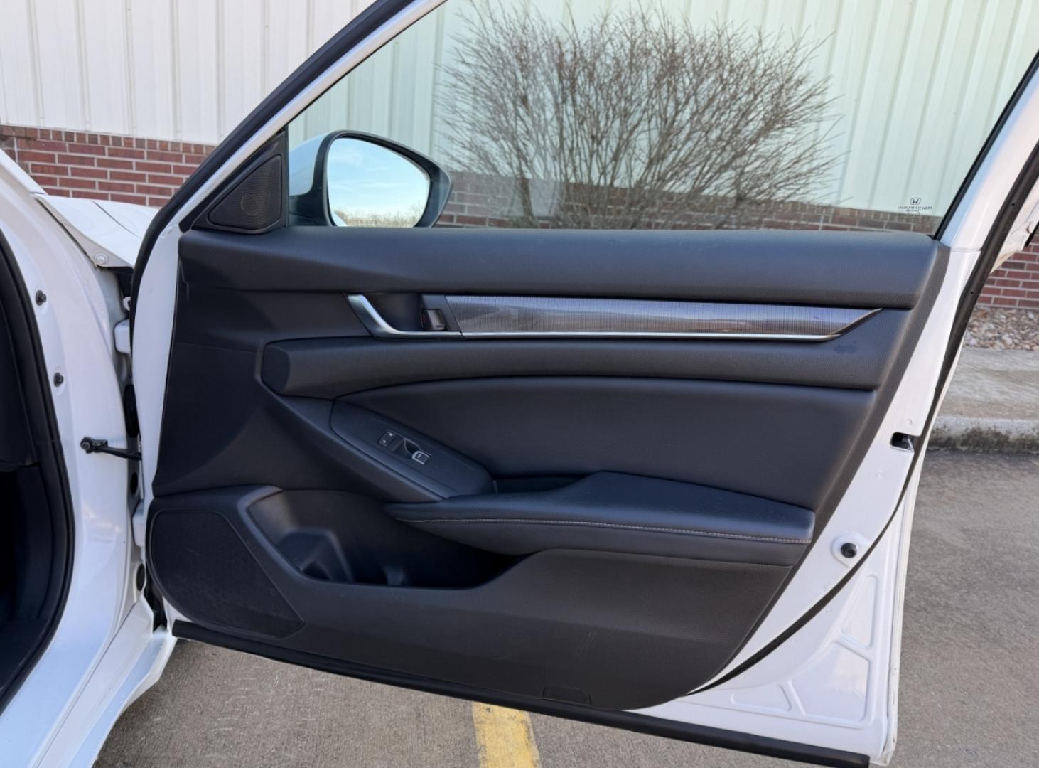 2018 WHITE /Black Honda Accord Sport CVT (1HGCV1F38JA) with an 1.5L 4 Cyl. engine, CVT transmission, located at 2990 Old Orchard Rd., Jackson, MO, 63755, 37.354214, -89.612106 - 2018 Honda Accord Sport 169xxx miles Front Wheel Drive 1.5L 4 Cyl. Automatic Leather Backup Camera Power Driver Seat Bluetooth Cruise Power Windows/Locks/Mirrors We have financing available and we accept trades! Fill out a credit application on our website or come by today! If you have a - Photo#13