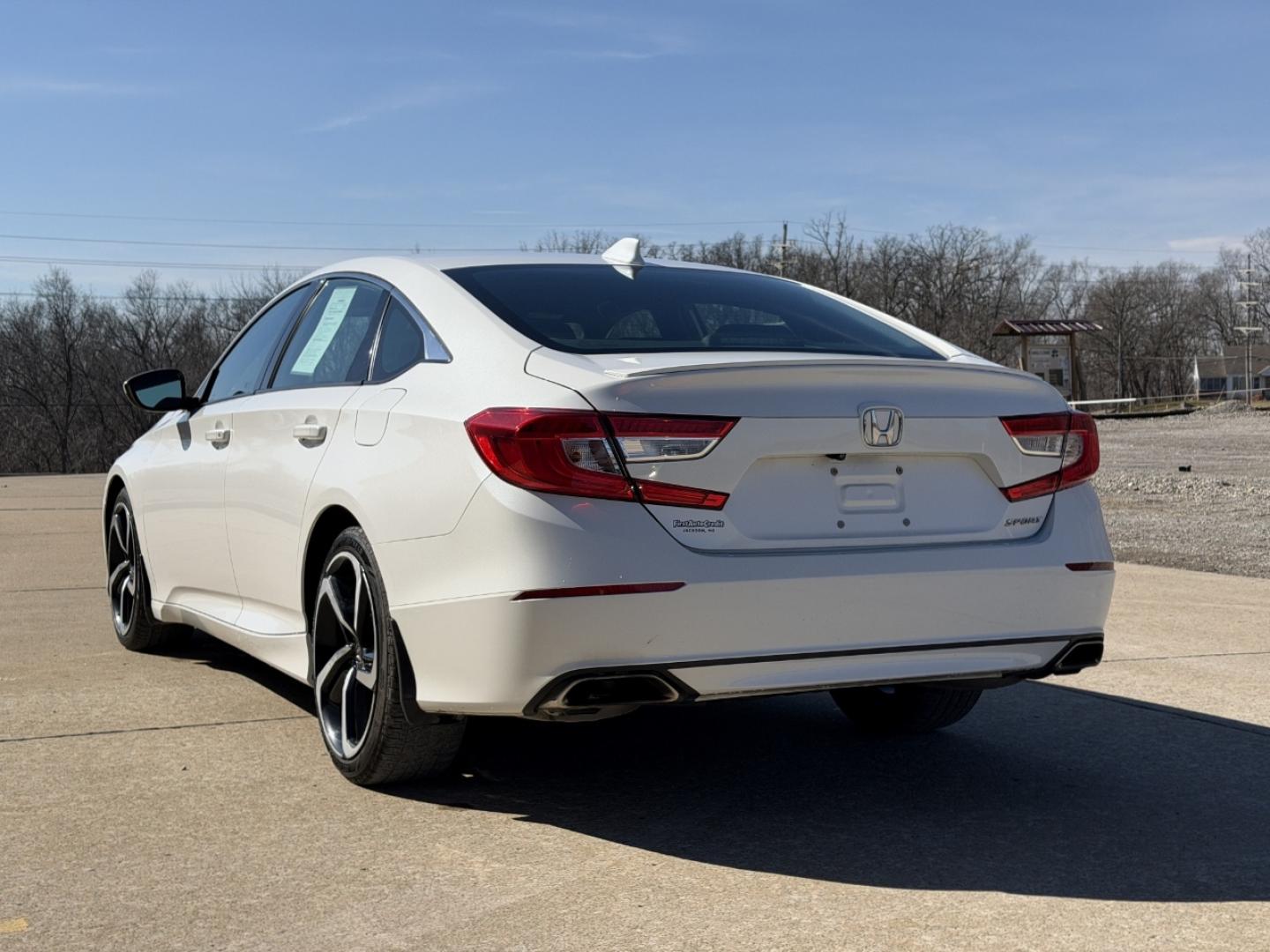 2018 WHITE /Black Honda Accord Sport CVT (1HGCV1F38JA) with an 1.5L 4 Cyl. engine, CVT transmission, located at 2990 Old Orchard Rd., Jackson, MO, 63755, 37.354214, -89.612106 - 2018 Honda Accord Sport 169xxx miles Front Wheel Drive 1.5L 4 Cyl. Automatic Leather Backup Camera Power Driver Seat Bluetooth Cruise Power Windows/Locks/Mirrors We have financing available and we accept trades! Fill out a credit application on our website or come by today! If you have a - Photo#8
