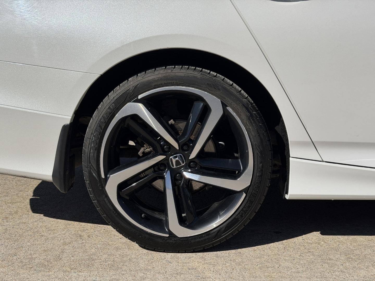 2018 WHITE /Black Honda Accord Sport CVT (1HGCV1F38JA) with an 1.5L 4 Cyl. engine, CVT transmission, located at 2990 Old Orchard Rd., Jackson, MO, 63755, 37.354214, -89.612106 - 2018 Honda Accord Sport 169xxx miles Front Wheel Drive 1.5L 4 Cyl. Automatic Leather Backup Camera Power Driver Seat Bluetooth Cruise Power Windows/Locks/Mirrors We have financing available and we accept trades! Fill out a credit application on our website or come by today! If you have a - Photo#35