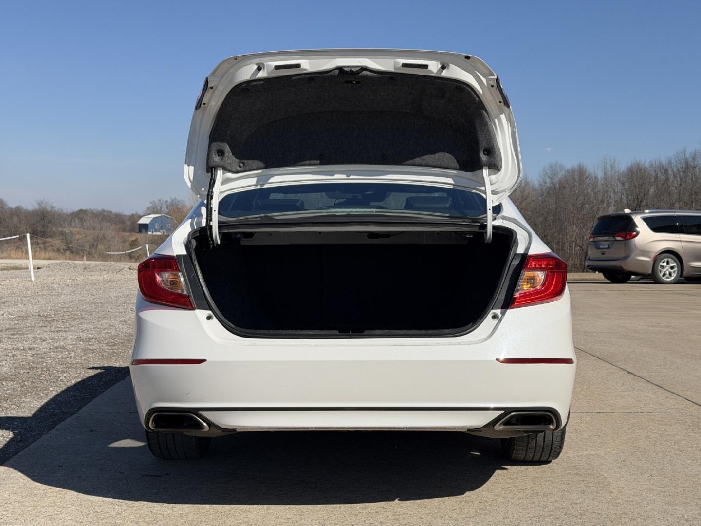 2018 WHITE /Black Honda Accord Sport CVT (1HGCV1F38JA) with an 1.5L 4 Cyl. engine, CVT transmission, located at 2990 Old Orchard Rd., Jackson, MO, 63755, 37.354214, -89.612106 - 2018 Honda Accord Sport 169xxx miles Front Wheel Drive 1.5L 4 Cyl. Automatic Leather Backup Camera Power Driver Seat Bluetooth Cruise Power Windows/Locks/Mirrors We have financing available and we accept trades! Fill out a credit application on our website or come by today! If you have a - Photo#17