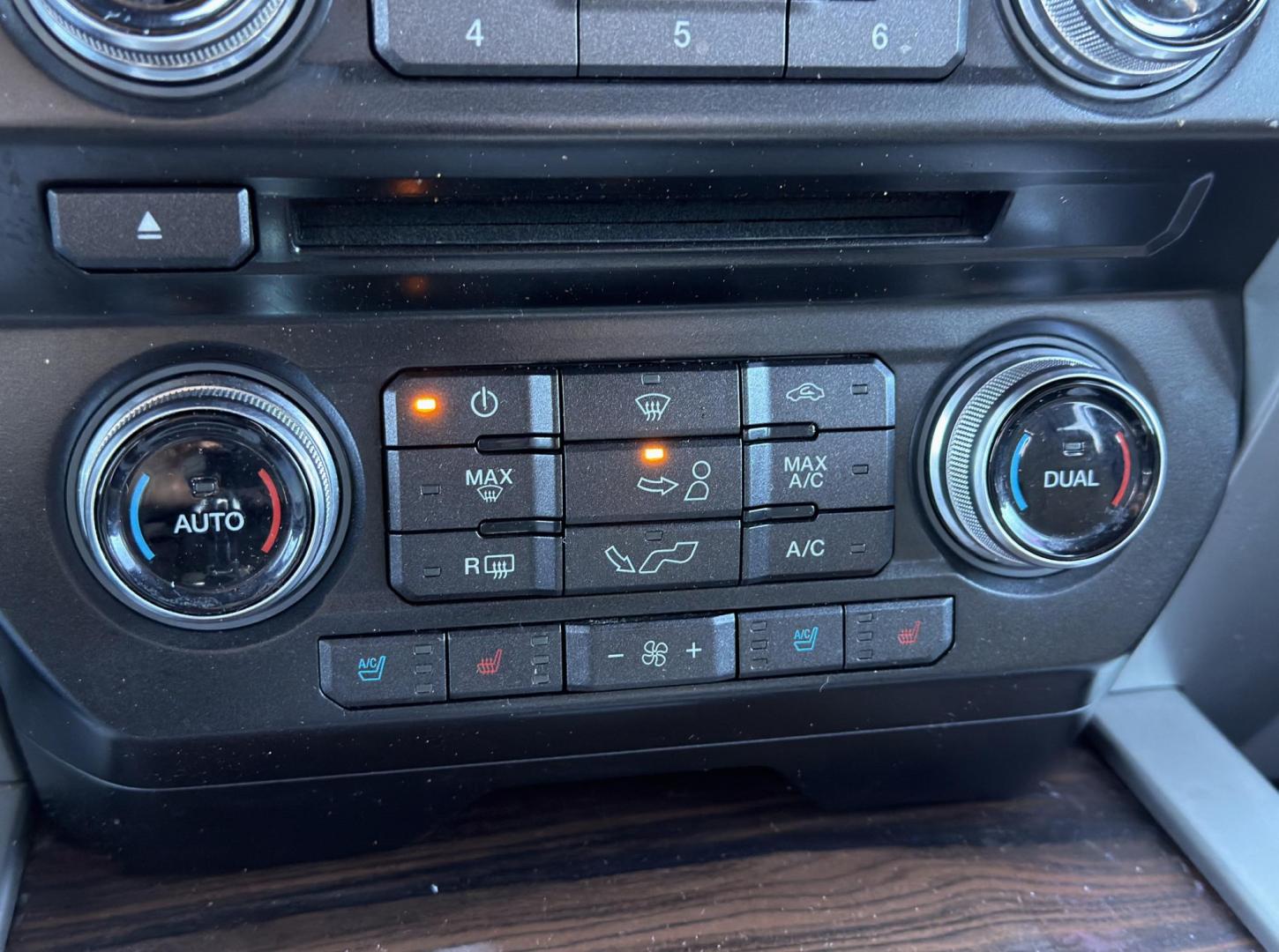 2015 SILVER /Gray Ford F-150 Lariat SuperCrew 6.5-ft. Bed 4WD (1FTEW1EG7FK) with an 3.5L V6 TURBO engine, Automatic transmission, located at 2990 Old Orchard Rd., Jackson, MO, 63755, 37.354214, -89.612106 - 2015 Ford F-150 Lariat 164xxx miles 4x4 3.5L V6 Automatic Leather Navigation Power/Heated/Cooled Seats Heated Rear Seats Heated Steering Wheel Backup Camera Bluetooth Remote Start Cruise Power Windows/Locks/Mirrors We have financing available and we accept trades! Fill out a credit ap - Photo#5