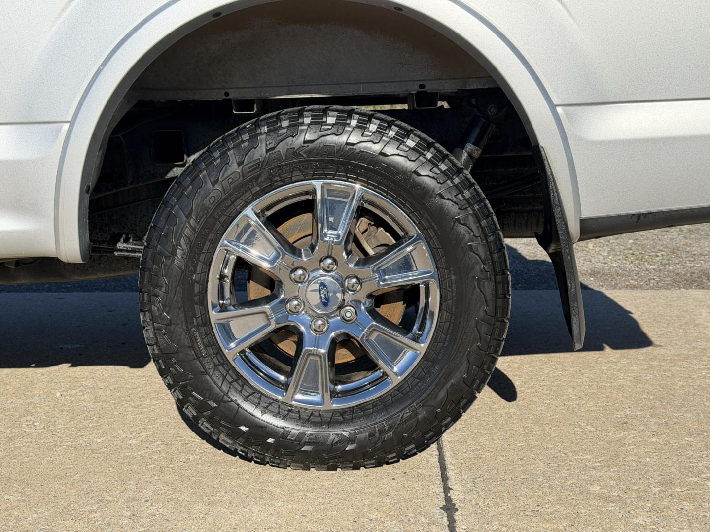 2015 SILVER /Gray Ford F-150 Lariat SuperCrew 6.5-ft. Bed 4WD (1FTEW1EG7FK) with an 3.5L V6 TURBO engine, Automatic transmission, located at 2990 Old Orchard Rd., Jackson, MO, 63755, 37.354214, -89.612106 - 2015 Ford F-150 Lariat 164xxx miles 4x4 3.5L V6 Automatic Leather Navigation Power/Heated/Cooled Seats Heated Rear Seats Heated Steering Wheel Backup Camera Bluetooth Remote Start Cruise Power Windows/Locks/Mirrors We have financing available and we accept trades! Fill out a credit ap - Photo#42