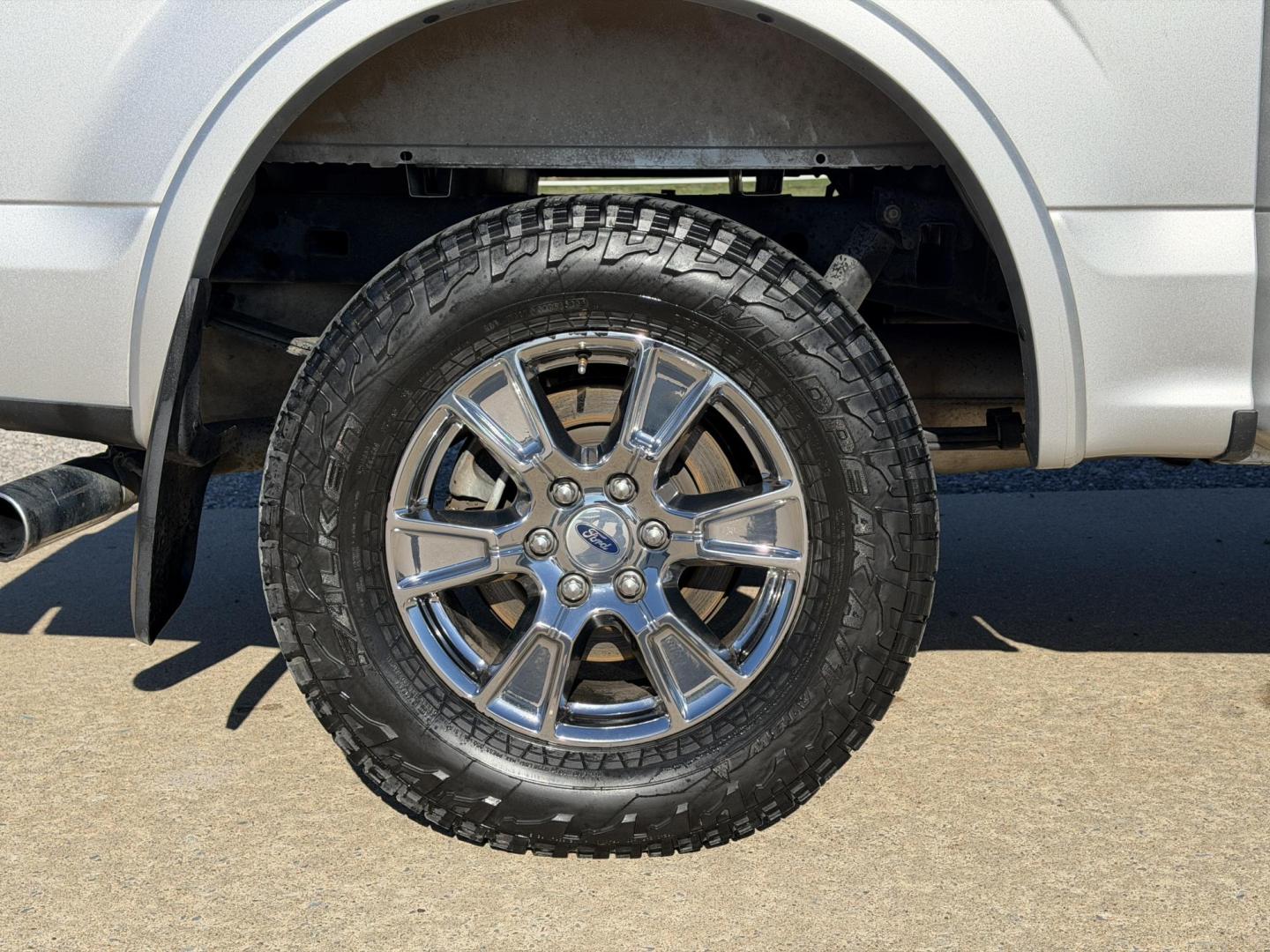 2015 SILVER /Gray Ford F-150 Lariat SuperCrew 6.5-ft. Bed 4WD (1FTEW1EG7FK) with an 3.5L V6 TURBO engine, Automatic transmission, located at 2990 Old Orchard Rd., Jackson, MO, 63755, 37.354214, -89.612106 - 2015 Ford F-150 Lariat 164xxx miles 4x4 3.5L V6 Automatic Leather Navigation Power/Heated/Cooled Seats Heated Rear Seats Heated Steering Wheel Backup Camera Bluetooth Remote Start Cruise Power Windows/Locks/Mirrors We have financing available and we accept trades! Fill out a credit ap - Photo#43