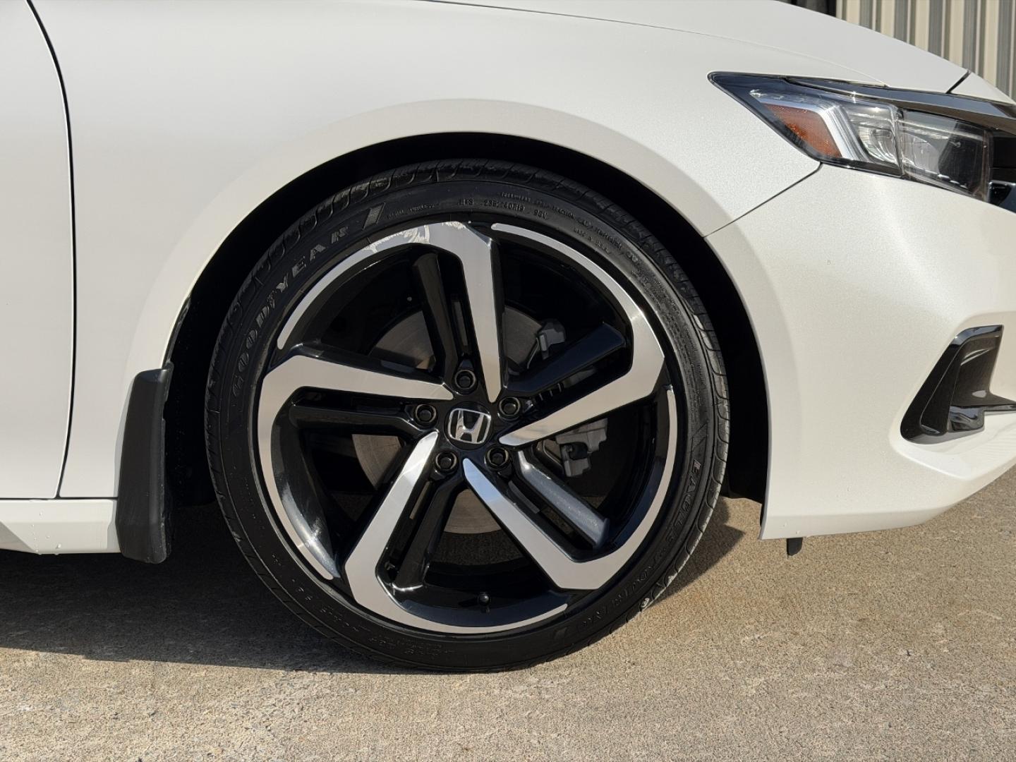 2022 WHITE /Black Honda Accord Sport CVT (1HGCV1F34NA) with an 1.5L 4 Cyl. engine, Automatic transmission, located at 2990 Old Orchard Rd., Jackson, MO, 63755, 37.354214, -89.612106 - 2022 Honda Accord Sport 64xxx miles Front Wheel Drive 1.5L 4 Cyl. Automatic Power Driver Seat Backup Camera Bluetooth Cruise Power Windows/Locks/Mirrors We have financing available and we accept trades! Fill out a credit application on our website or come by today! If you have any questio - Photo#37