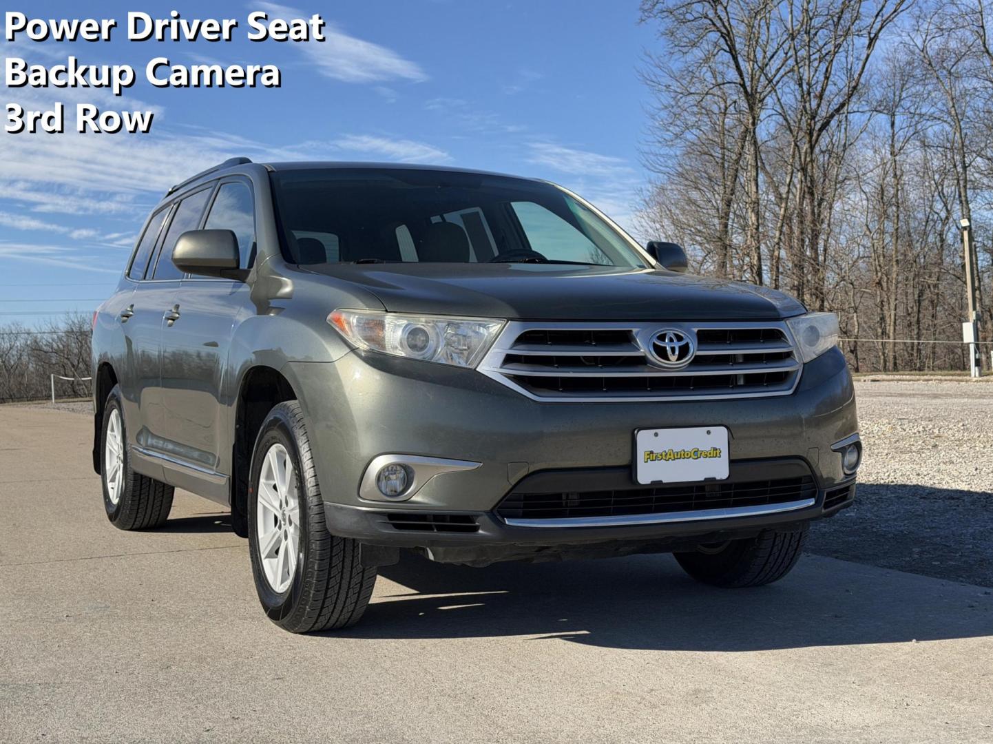2013 GREEN /Gray Toyota Highlander 2WD (5TDZK3EH8DS) with an 3.5L V6 engine, Automatic transmission, located at 2990 Old Orchard Rd., Jackson, MO, 63755, 37.354214, -89.612106 - 2013 Toyota Highlander 221xxx miles Front Wheel Drive 3.5L V6 Automatic Backup Camera 3rd Row Power Driver Seat Bluetooth Cruise Power Windows/Locks/Mirrors We have financing available and we accept trades! Fill out a credit application on our website or come by today! If you have any qu - Photo#0