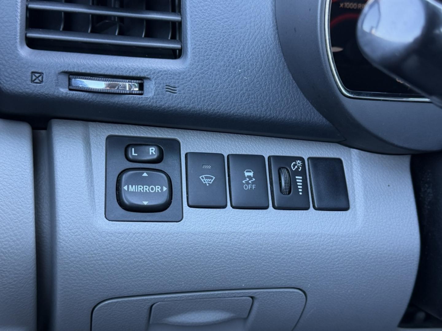 2013 GREEN /Gray Toyota Highlander 2WD (5TDZK3EH8DS) with an 3.5L V6 engine, Automatic transmission, located at 2990 Old Orchard Rd., Jackson, MO, 63755, 37.354214, -89.612106 - 2013 Toyota Highlander 221xxx miles Front Wheel Drive 3.5L V6 Automatic Backup Camera 3rd Row Power Driver Seat Bluetooth Cruise Power Windows/Locks/Mirrors We have financing available and we accept trades! Fill out a credit application on our website or come by today! If you have any qu - Photo#30