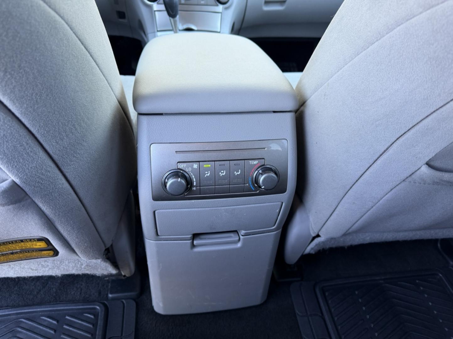 2013 GREEN /Gray Toyota Highlander 2WD (5TDZK3EH8DS) with an 3.5L V6 engine, Automatic transmission, located at 2990 Old Orchard Rd., Jackson, MO, 63755, 37.354214, -89.612106 - 2013 Toyota Highlander 221xxx miles Front Wheel Drive 3.5L V6 Automatic Backup Camera 3rd Row Power Driver Seat Bluetooth Cruise Power Windows/Locks/Mirrors We have financing available and we accept trades! Fill out a credit application on our website or come by today! If you have any qu - Photo#31