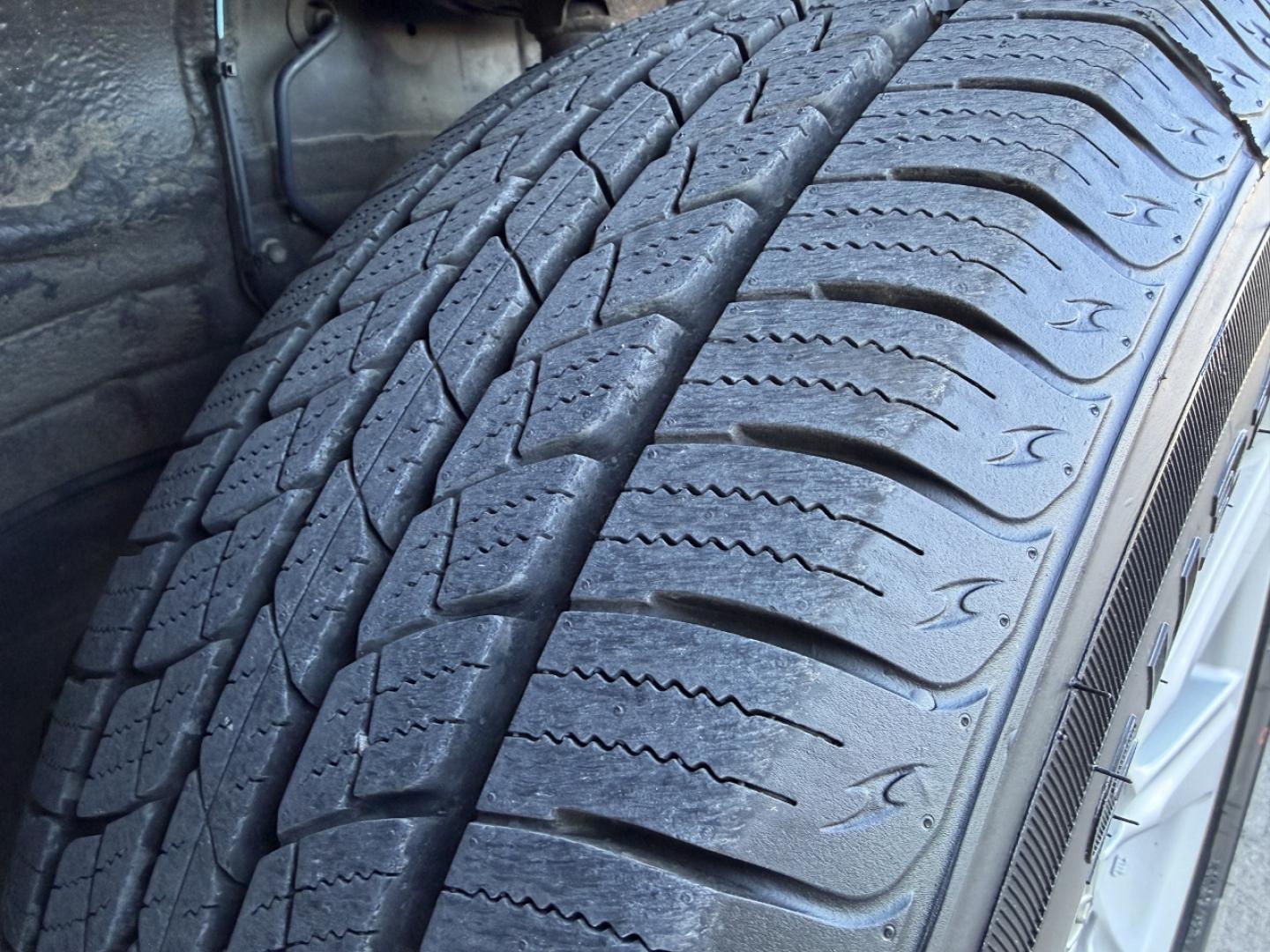 2013 GREEN /Gray Toyota Highlander 2WD (5TDZK3EH8DS) with an 3.5L V6 engine, Automatic transmission, located at 2990 Old Orchard Rd., Jackson, MO, 63755, 37.354214, -89.612106 - 2013 Toyota Highlander 221xxx miles Front Wheel Drive 3.5L V6 Automatic Backup Camera 3rd Row Power Driver Seat Bluetooth Cruise Power Windows/Locks/Mirrors We have financing available and we accept trades! Fill out a credit application on our website or come by today! If you have any qu - Photo#34