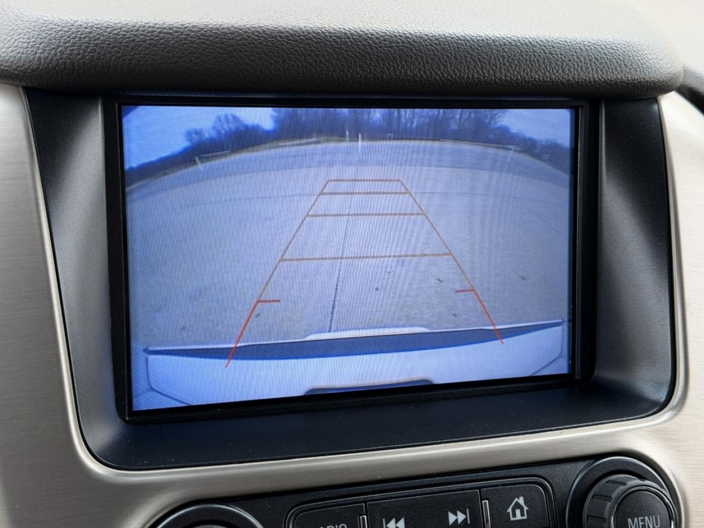 2018 WHITE /Tan GMC Yukon XL Denali 4WD (1GKS2HKJ1JR) with an 6.2L V8 engine, Automatic transmission, located at 2990 Old Orchard Rd., Jackson, MO, 63755, 37.354214, -89.612106 - 2018 GMC Yukon XL Denali 140xxx miles 4 Wheel Drive 6.2L V8 Automatic Leather 3rd Row Navigation Rear Entertainment Backup Camera Power/Heated/Cooled Seats Heated Rear Seats Heated Steering Wheel Power Running Boards Heads Up Display Bluetooth Remote Start Cruise Power Windows/Lock - Photo#4