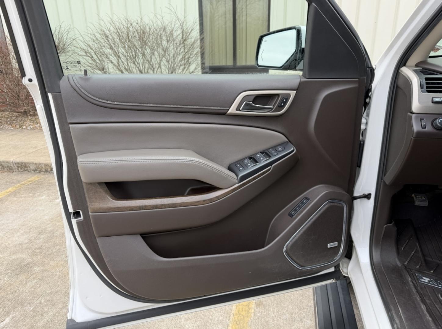 2018 WHITE /Tan GMC Yukon XL Denali 4WD (1GKS2HKJ1JR) with an 6.2L V8 engine, Automatic transmission, located at 2990 Old Orchard Rd., Jackson, MO, 63755, 37.354214, -89.612106 - 2018 GMC Yukon XL Denali 140xxx miles 4 Wheel Drive 6.2L V8 Automatic Leather 3rd Row Navigation Rear Entertainment Backup Camera Power/Heated/Cooled Seats Heated Rear Seats Heated Steering Wheel Power Running Boards Heads Up Display Bluetooth Remote Start Cruise Power Windows/Lock - Photo#18