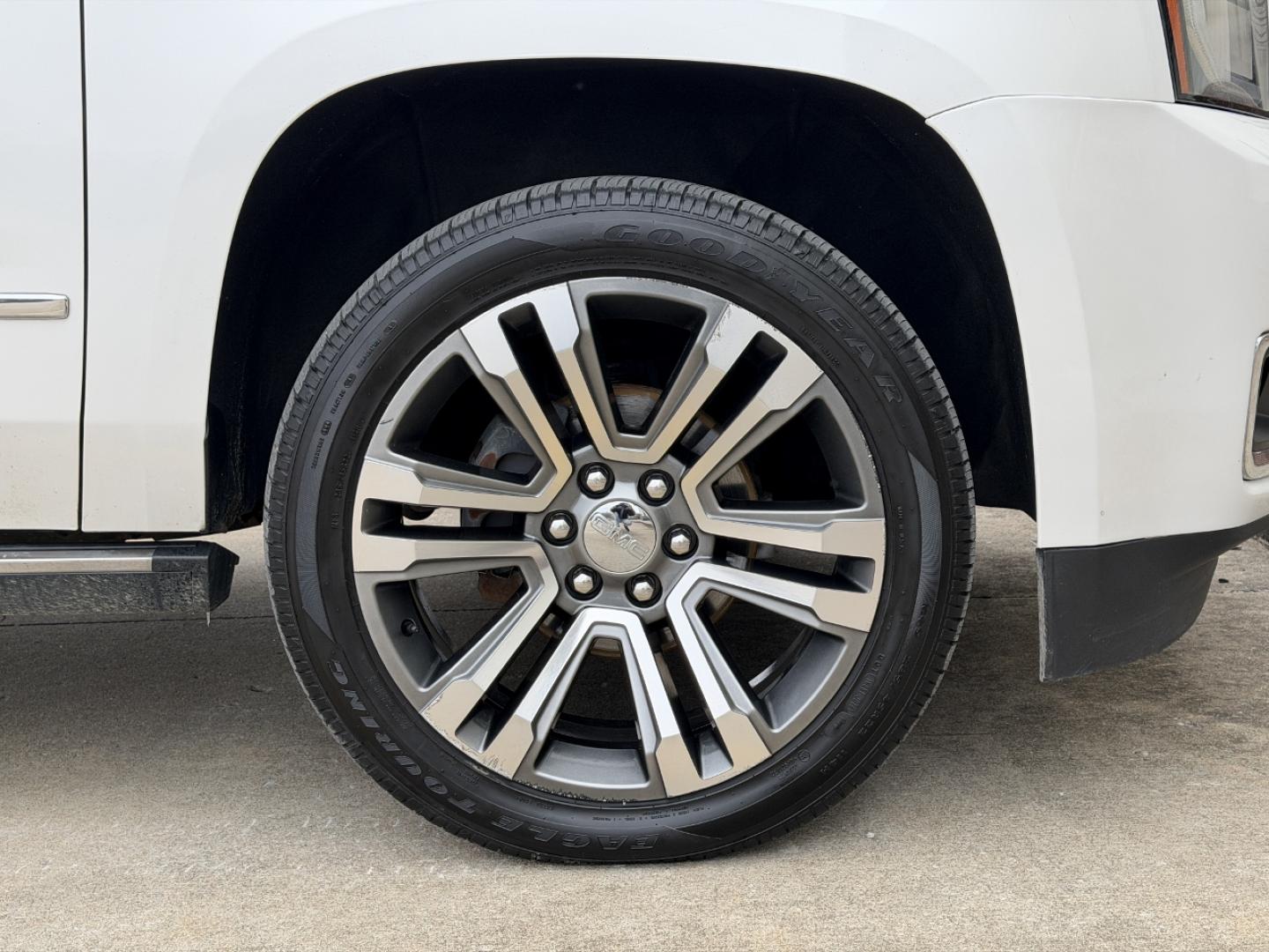 2018 WHITE /Tan GMC Yukon XL Denali 4WD (1GKS2HKJ1JR) with an 6.2L V8 engine, Automatic transmission, located at 2990 Old Orchard Rd., Jackson, MO, 63755, 37.354214, -89.612106 - 2018 GMC Yukon XL Denali 140xxx miles 4 Wheel Drive 6.2L V8 Automatic Leather 3rd Row Navigation Rear Entertainment Backup Camera Power/Heated/Cooled Seats Heated Rear Seats Heated Steering Wheel Power Running Boards Heads Up Display Bluetooth Remote Start Cruise Power Windows/Lock - Photo#49