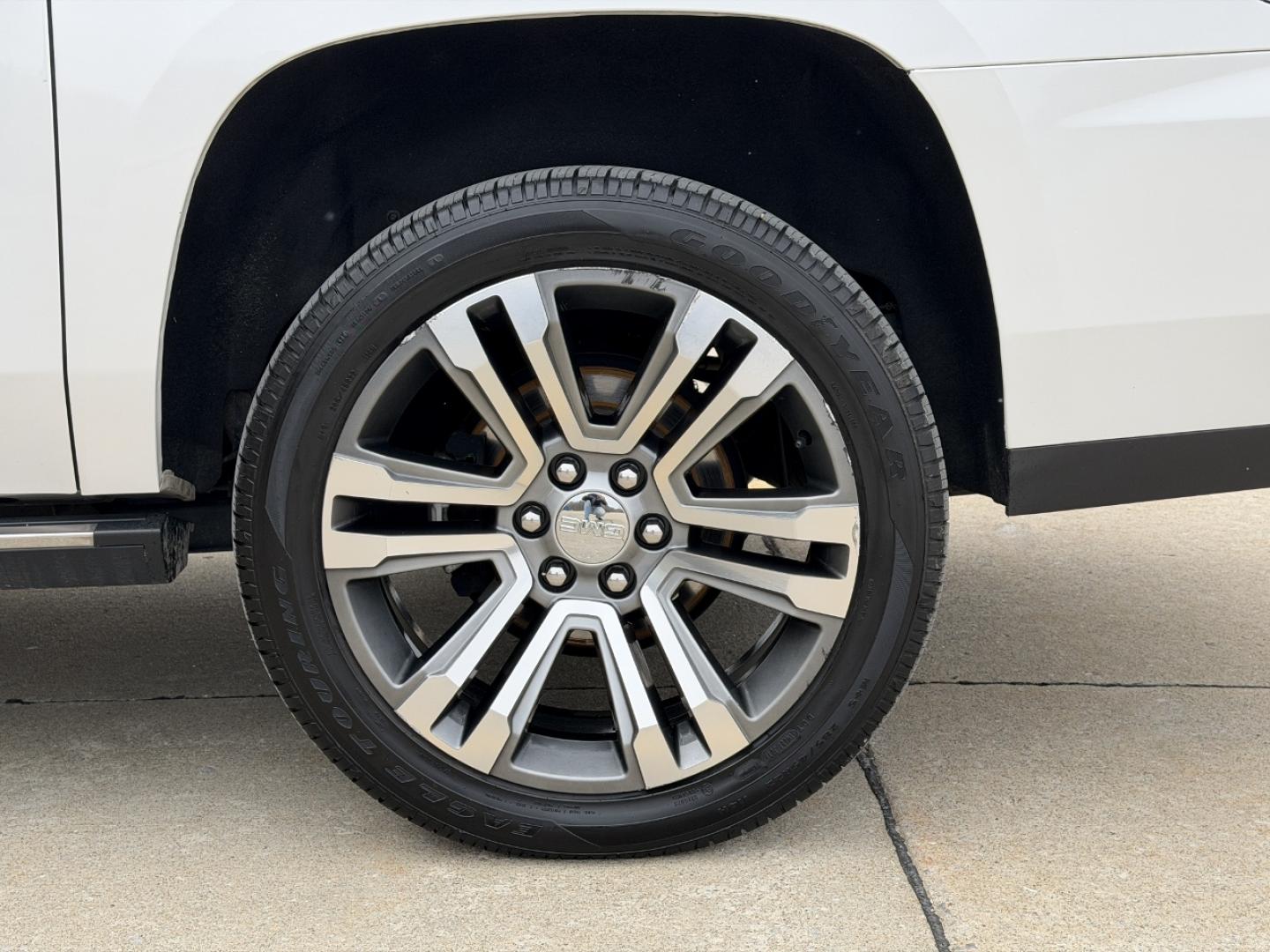 2018 WHITE /Tan GMC Yukon XL Denali 4WD (1GKS2HKJ1JR) with an 6.2L V8 engine, Automatic transmission, located at 2990 Old Orchard Rd., Jackson, MO, 63755, 37.354214, -89.612106 - 2018 GMC Yukon XL Denali 140xxx miles 4 Wheel Drive 6.2L V8 Automatic Leather 3rd Row Navigation Rear Entertainment Backup Camera Power/Heated/Cooled Seats Heated Rear Seats Heated Steering Wheel Power Running Boards Heads Up Display Bluetooth Remote Start Cruise Power Windows/Lock - Photo#47