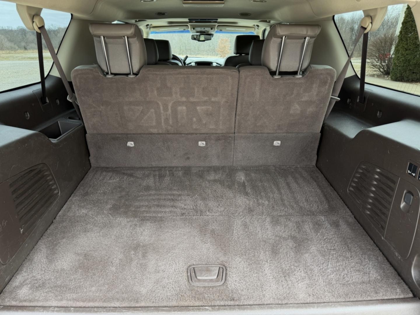 2018 WHITE /Tan GMC Yukon XL Denali 4WD (1GKS2HKJ1JR) with an 6.2L V8 engine, Automatic transmission, located at 2990 Old Orchard Rd., Jackson, MO, 63755, 37.354214, -89.612106 - 2018 GMC Yukon XL Denali 140xxx miles 4 Wheel Drive 6.2L V8 Automatic Leather 3rd Row Navigation Rear Entertainment Backup Camera Power/Heated/Cooled Seats Heated Rear Seats Heated Steering Wheel Power Running Boards Heads Up Display Bluetooth Remote Start Cruise Power Windows/Lock - Photo#26