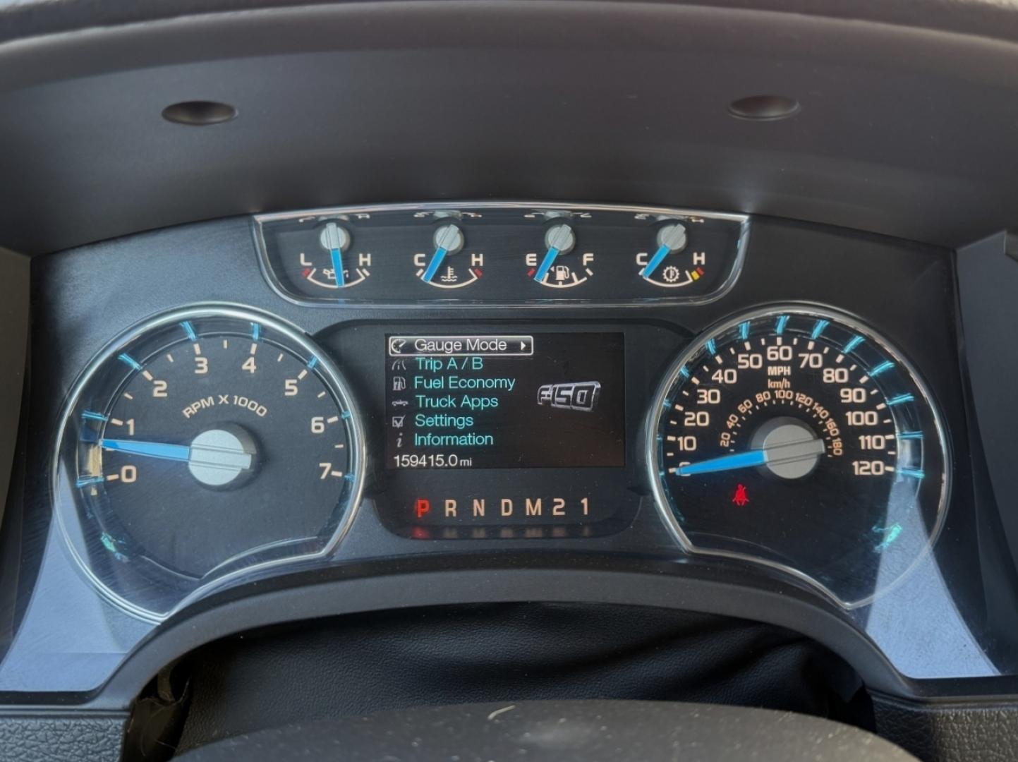 2013 WHITE /Black Ford F-150 Lariat SuperCrew 6.5-ft. Bed 4WD (1FTFW1ET1DK) with an 3.5L V6 TURBO engine, Automatic transmission, located at 2990 Old Orchard Rd., Jackson, MO, 63755, 37.354214, -89.612106 - 2013 Ford F-150 Lariat 159xxx miles 4x4 3.5L V6 Automatic Leather Navigation Power/Heated/Cooled Seats Backup Camera Sunroof Bluetooth Remote Start Cruise Power Windows/Locks/Mirrors We have financing available and we accept trades! Fill out a credit application on our website or come - Photo#1