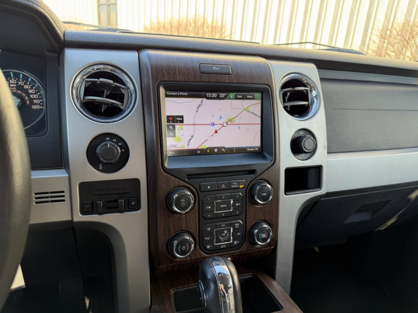 2013 WHITE /Black Ford F-150 Lariat SuperCrew 6.5-ft. Bed 4WD (1FTFW1ET1DK) with an 3.5L V6 TURBO engine, Automatic transmission, located at 2990 Old Orchard Rd., Jackson, MO, 63755, 37.354214, -89.612106 - 2013 Ford F-150 Lariat 159xxx miles 4x4 3.5L V6 Automatic Leather Navigation Power/Heated/Cooled Seats Backup Camera Sunroof Bluetooth Remote Start Cruise Power Windows/Locks/Mirrors We have financing available and we accept trades! Fill out a credit application on our website or come - Photo#28