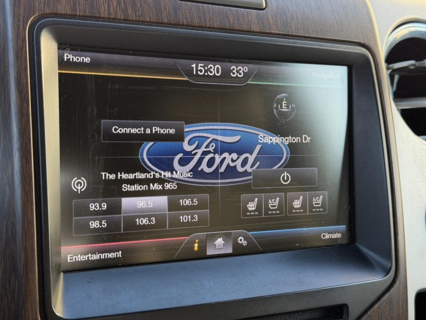 2013 WHITE /Black Ford F-150 Lariat SuperCrew 6.5-ft. Bed 4WD (1FTFW1ET1DK) with an 3.5L V6 TURBO engine, Automatic transmission, located at 2990 Old Orchard Rd., Jackson, MO, 63755, 37.354214, -89.612106 - 2013 Ford F-150 Lariat 159xxx miles 4x4 3.5L V6 Automatic Leather Navigation Power/Heated/Cooled Seats Backup Camera Sunroof Bluetooth Remote Start Cruise Power Windows/Locks/Mirrors We have financing available and we accept trades! Fill out a credit application on our website or come - Photo#4