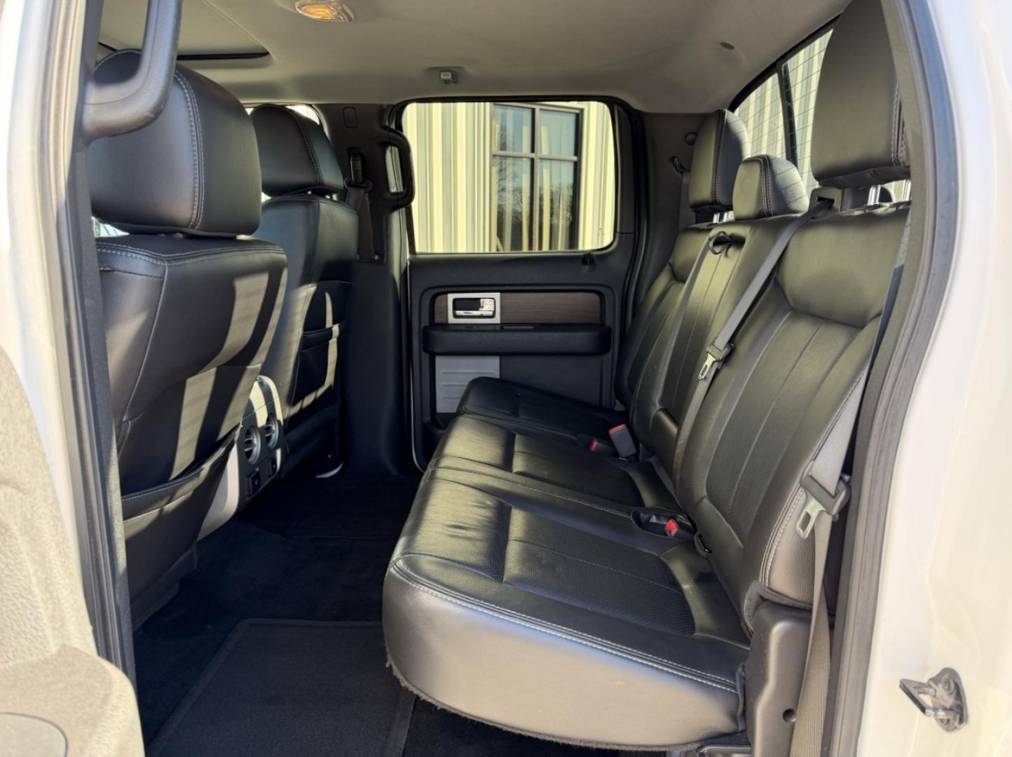 2013 WHITE /Black Ford F-150 Lariat SuperCrew 6.5-ft. Bed 4WD (1FTFW1ET1DK) with an 3.5L V6 TURBO engine, Automatic transmission, located at 2990 Old Orchard Rd., Jackson, MO, 63755, 37.354214, -89.612106 - 2013 Ford F-150 Lariat 159xxx miles 4x4 3.5L V6 Automatic Leather Navigation Power/Heated/Cooled Seats Backup Camera Sunroof Bluetooth Remote Start Cruise Power Windows/Locks/Mirrors We have financing available and we accept trades! Fill out a credit application on our website or come - Photo#20