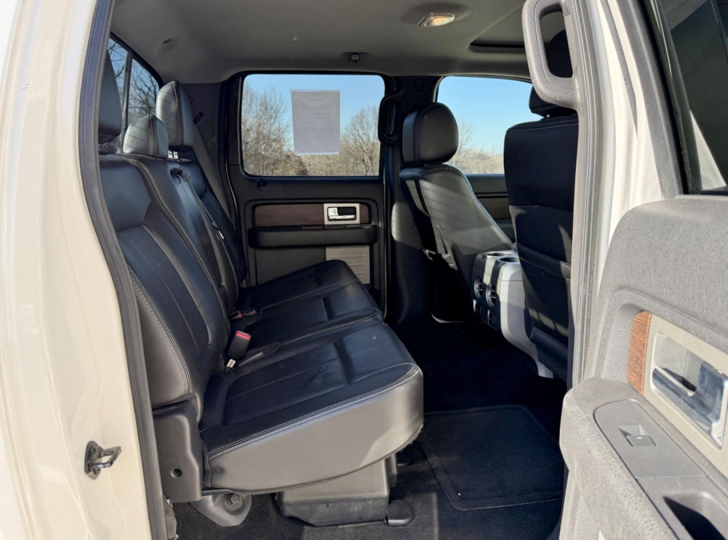 2013 WHITE /Black Ford F-150 Lariat SuperCrew 6.5-ft. Bed 4WD (1FTFW1ET1DK) with an 3.5L V6 TURBO engine, Automatic transmission, located at 2990 Old Orchard Rd., Jackson, MO, 63755, 37.354214, -89.612106 - 2013 Ford F-150 Lariat 159xxx miles 4x4 3.5L V6 Automatic Leather Navigation Power/Heated/Cooled Seats Backup Camera Sunroof Bluetooth Remote Start Cruise Power Windows/Locks/Mirrors We have financing available and we accept trades! Fill out a credit application on our website or come - Photo#21