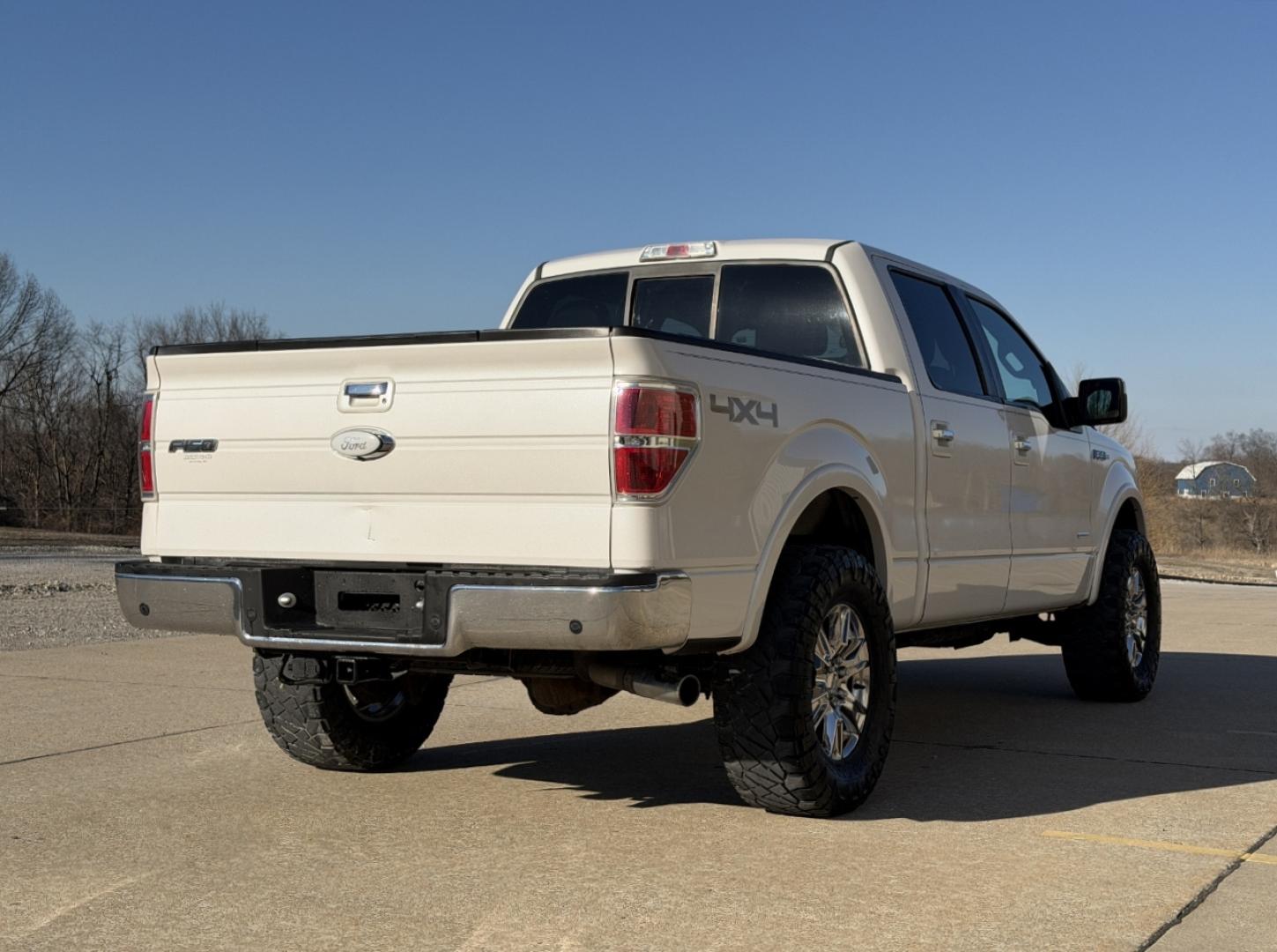 2013 WHITE /Black Ford F-150 Lariat SuperCrew 6.5-ft. Bed 4WD (1FTFW1ET1DK) with an 3.5L V6 TURBO engine, Automatic transmission, located at 2990 Old Orchard Rd., Jackson, MO, 63755, 37.354214, -89.612106 - 2013 Ford F-150 Lariat 159xxx miles 4x4 3.5L V6 Automatic Leather Navigation Power/Heated/Cooled Seats Backup Camera Sunroof Bluetooth Remote Start Cruise Power Windows/Locks/Mirrors We have financing available and we accept trades! Fill out a credit application on our website or come - Photo#12