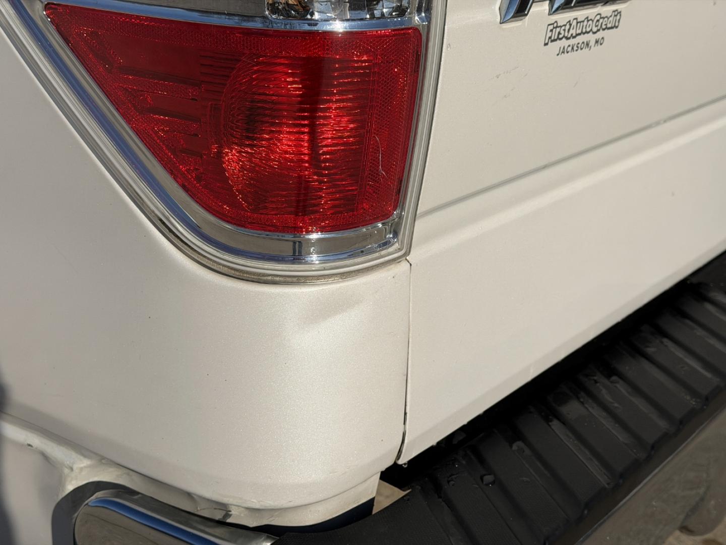 2013 WHITE /Black Ford F-150 Lariat SuperCrew 6.5-ft. Bed 4WD (1FTFW1ET1DK) with an 3.5L V6 TURBO engine, Automatic transmission, located at 2990 Old Orchard Rd., Jackson, MO, 63755, 37.354214, -89.612106 - 2013 Ford F-150 Lariat 159xxx miles 4x4 3.5L V6 Automatic Leather Navigation Power/Heated/Cooled Seats Backup Camera Sunroof Bluetooth Remote Start Cruise Power Windows/Locks/Mirrors We have financing available and we accept trades! Fill out a credit application on our website or come - Photo#43